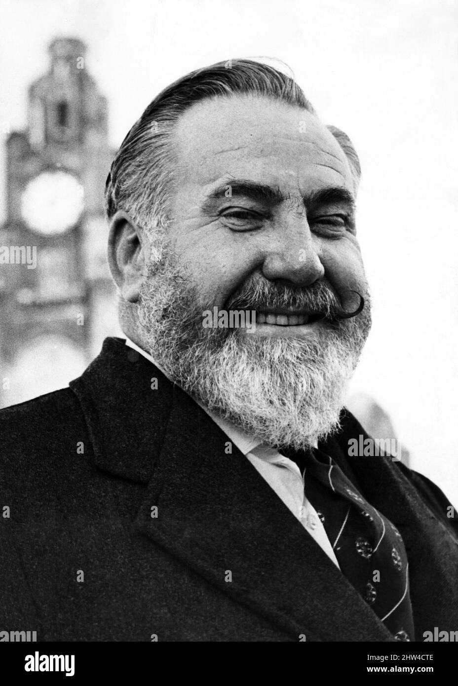 Commodore William E Warwick CBE RD RNR, der der erste Meister der QE2