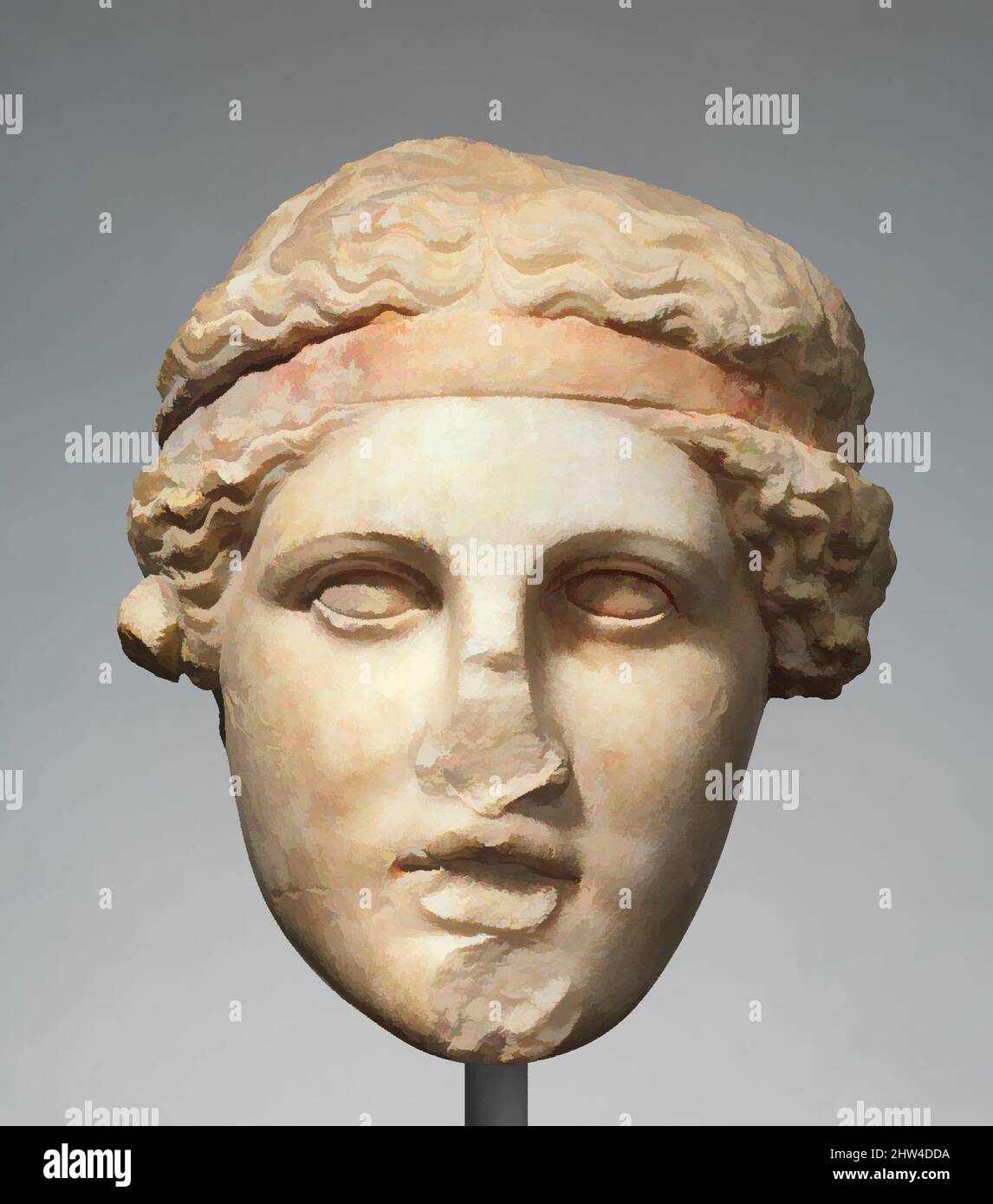 Kunst inspiriert vom Marmorkopf einer Gottheit, die ein Dionysiac-Filet trägt, frühes Imperial, Julio-Claudian, ca. 14–68 n. Chr., Roman, Marmor, H. 11 15/16 Zoll (30,4 cm), Steinskulptur, Kopie eines griechischen Werks aus dem 2.. Jahrhundert v. Chr. Obwohl Rücken und Hals weggeschert sind, die restliche Oberfläche, modernisiert Classic Works von Artotop mit einem Schuss Moderne. Formen, Farbe und Wert, auffällige visuelle Wirkung auf Kunst. Emotionen durch Freiheit von Kunstwerken auf zeitgemäße Weise. Eine zeitlose Botschaft, die eine wild kreative neue Richtung verfolgt. Künstler, die sich dem digitalen Medium zuwenden und die Artotop NFT erschaffen Stockfoto