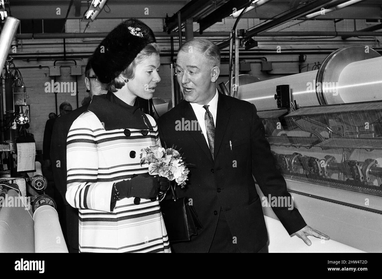 Katharine, Herzogin von Kent, besucht die Courtaulds-Fabrik in Wolverhampton. 14.. Februar 1968. Stockfoto