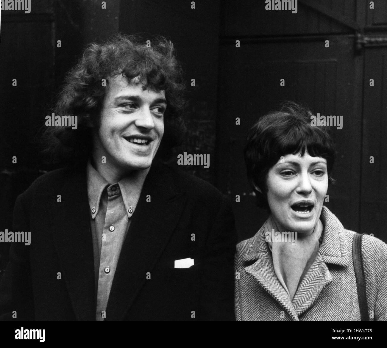 Joe Cocker und seine Frau erscheinen wegen Drogenanklagen am Malborough Street Court, London. 19.. Dezember 1968. Stockfoto