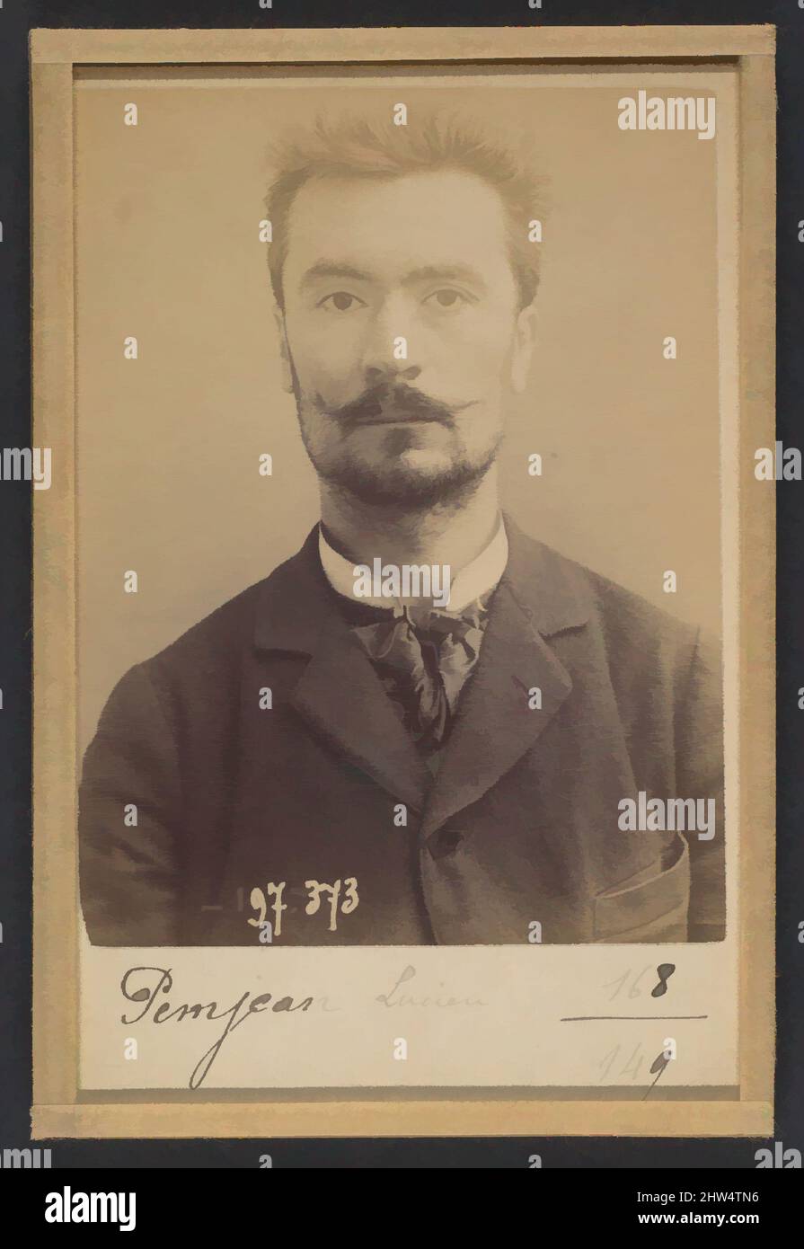 Kunst inspiriert von Pemjean. Lucien, Pierre. 32 ans, né à Lyon (Rhône). Veröffentlicht. Anarchiste. 2/1/93., 1893, Albumen-Silberdruck aus Glasnegativ, je 10,5 x 7 x 0,5 cm (4 1/8 x 2 3/4 x 3/16 in.), Fotografien, Alphonse Bertillon (französisch, 1853–1914), geboren in einer angesehenen Familie, Klassische Werke, modernisiert von Artotop mit einem Schuss Moderne. Formen, Farbe und Wert, auffällige visuelle Wirkung auf Kunst. Emotionen durch Freiheit von Kunstwerken auf zeitgemäße Weise. Eine zeitlose Botschaft, die eine wild kreative neue Richtung verfolgt. Künstler, die sich dem digitalen Medium zuwenden und die Artotop NFT erschaffen Stockfoto