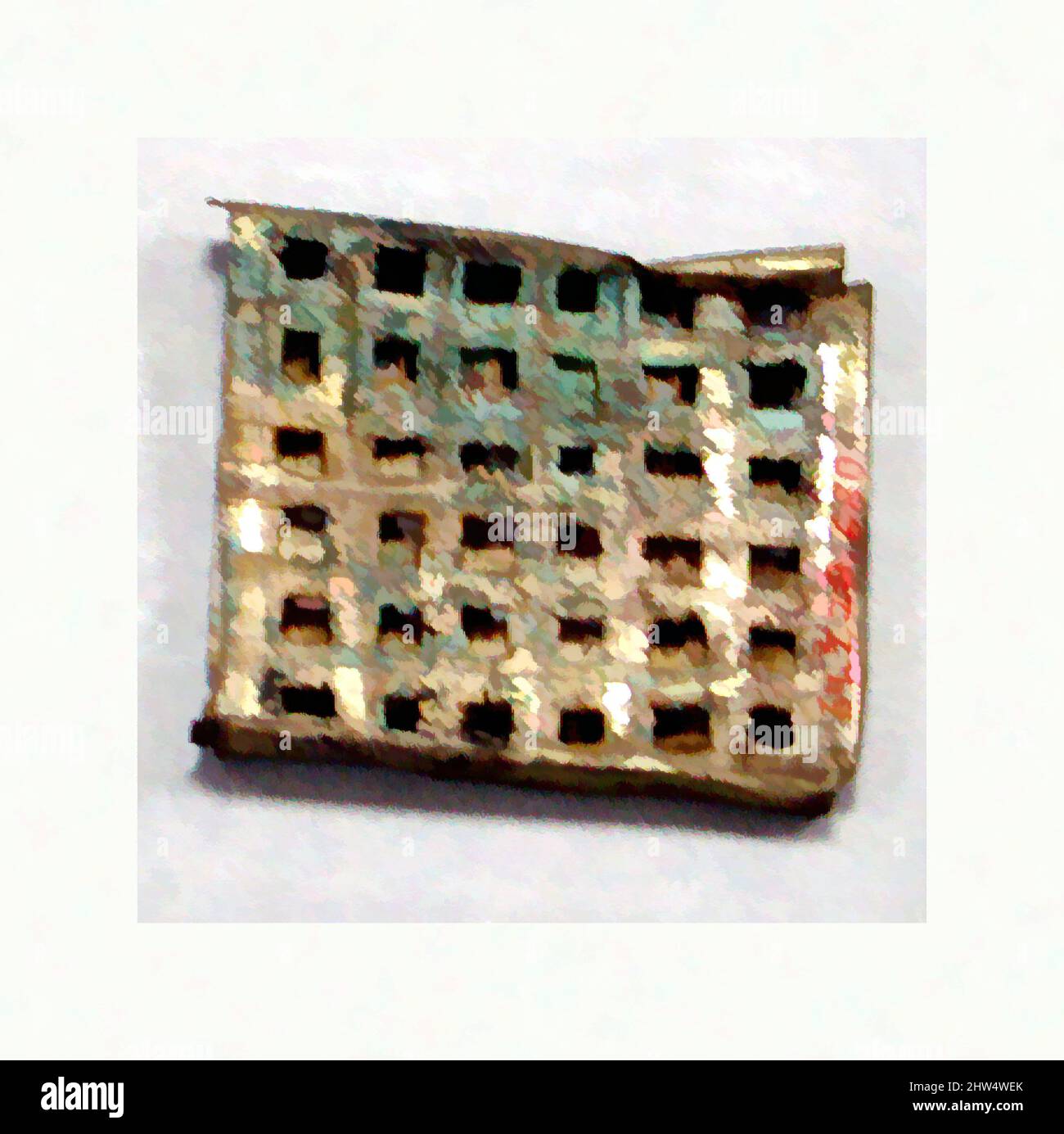 Kunst inspiriert von gehämmertem Silber Gitter Ornament, 8.–Mitte 16. Jahrhundert, Peru, Peru; Nord- oder Zentralküste (?), Silber, vergoldet, H x B: 1 7/8 x 1 11/16in. (4,8 x 4,3cm), Metall-Ornamente, Klassische Werke, die von Artotop mit einem Schuss Moderne modernisiert wurden. Formen, Farbe und Wert, auffällige visuelle Wirkung auf Kunst. Emotionen durch Freiheit von Kunstwerken auf zeitgemäße Weise. Eine zeitlose Botschaft, die eine wild kreative neue Richtung verfolgt. Künstler, die sich dem digitalen Medium zuwenden und die Artotop NFT erschaffen Stockfoto