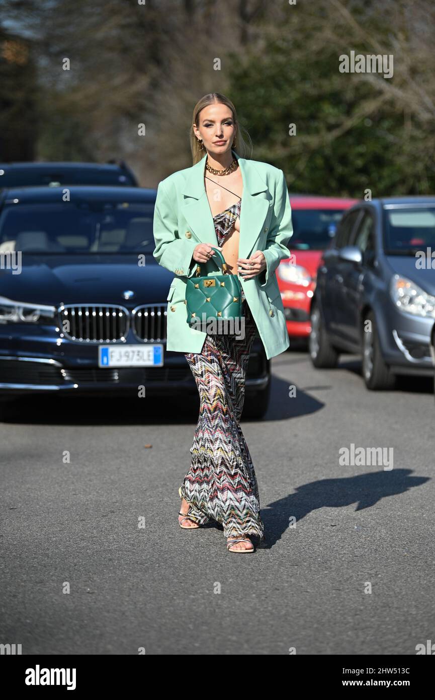 Leonie Hanne vor der Missoni Fashion Show während der Milan Fashion Week Herbst/Winter 2022/2023 Stockfoto