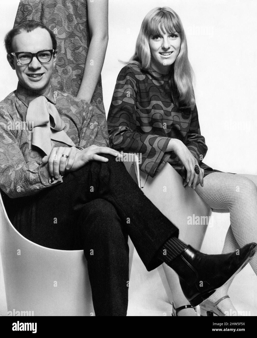 David und Marion Donaldson, Modedesigner, Ehemann und Ehefrau, im Bild, Glasgow, Schottland, um 1967. Stockfoto