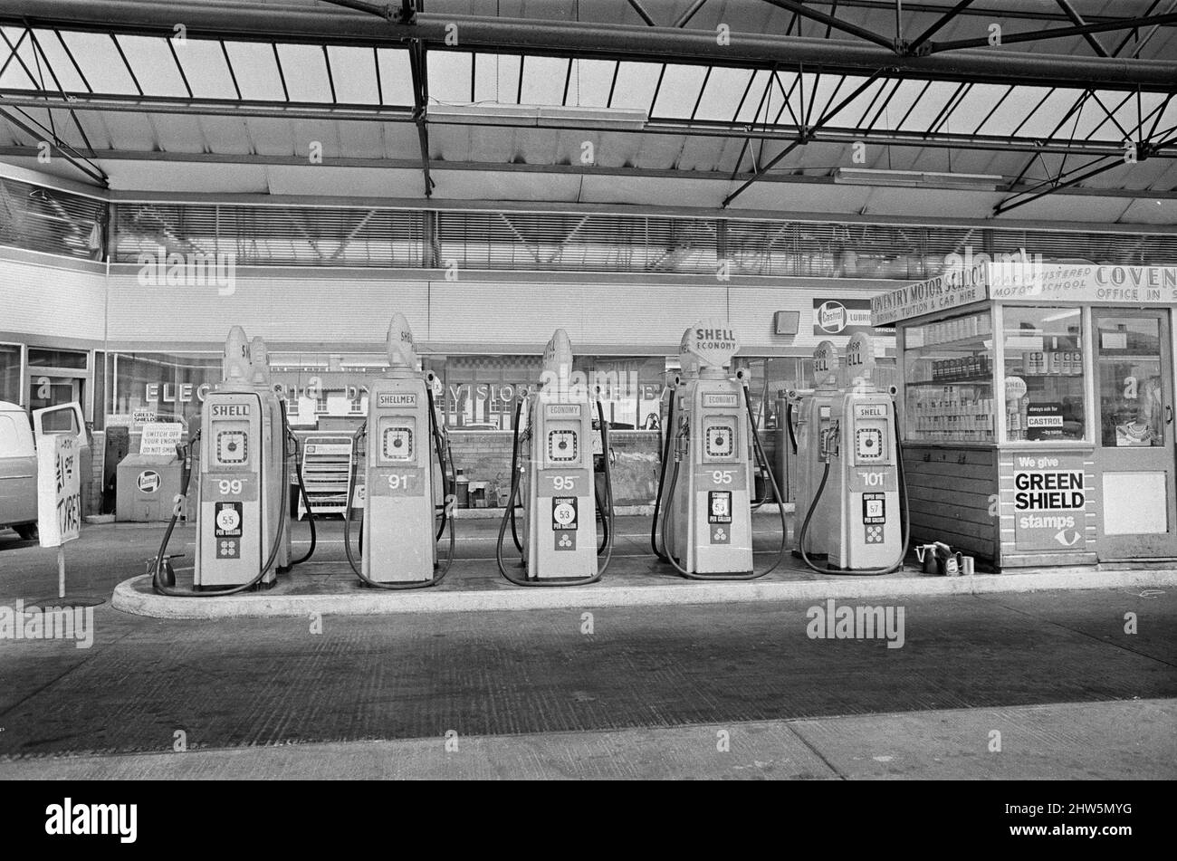 Tankstelle. West Midlands. 21.. Juni 1967. Stockfoto