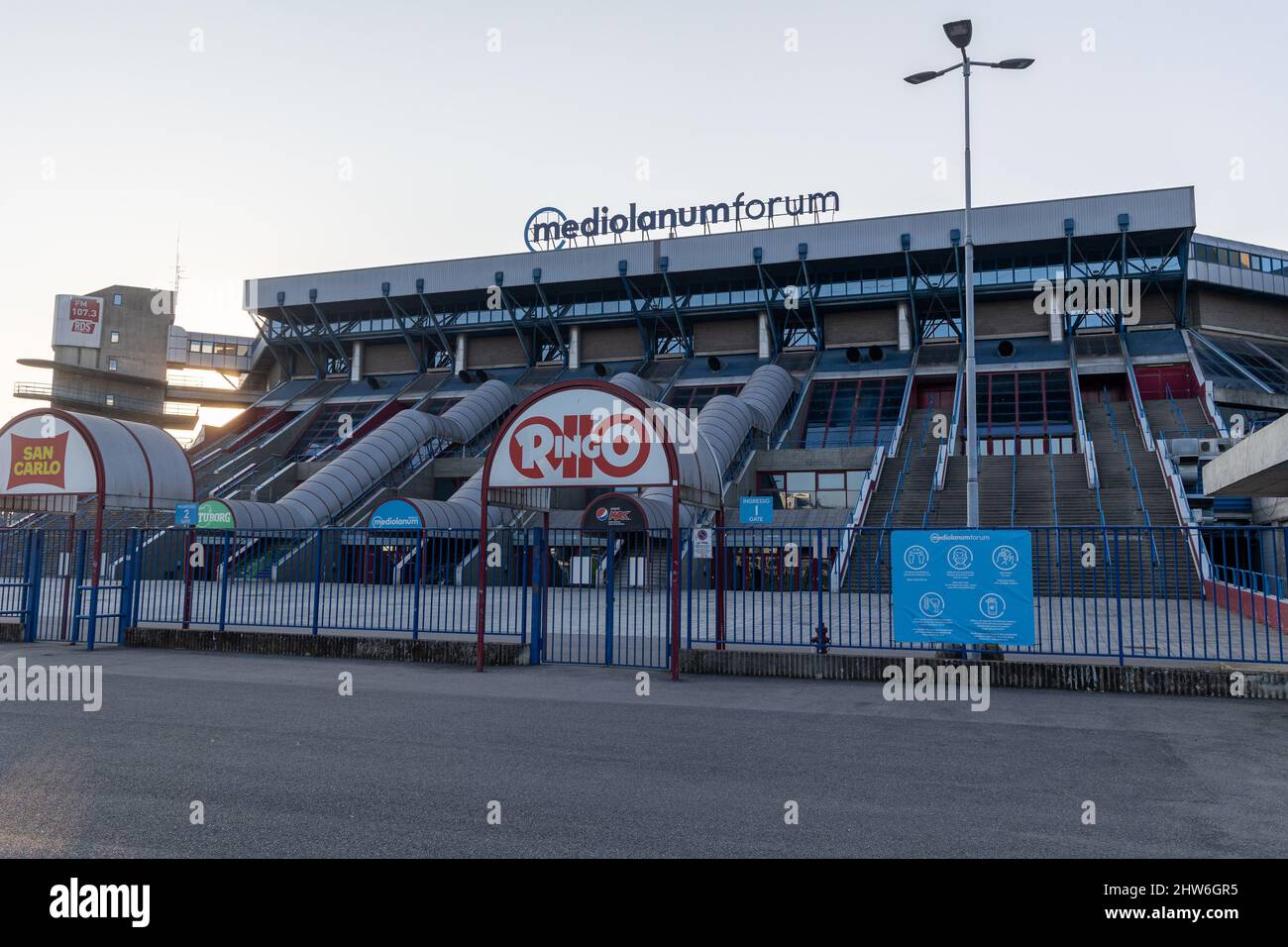 Mailand, Italien - märz 3 2022 - Außenansicht der Arena Mediolanum Forum in Assago Mailand Stockfoto