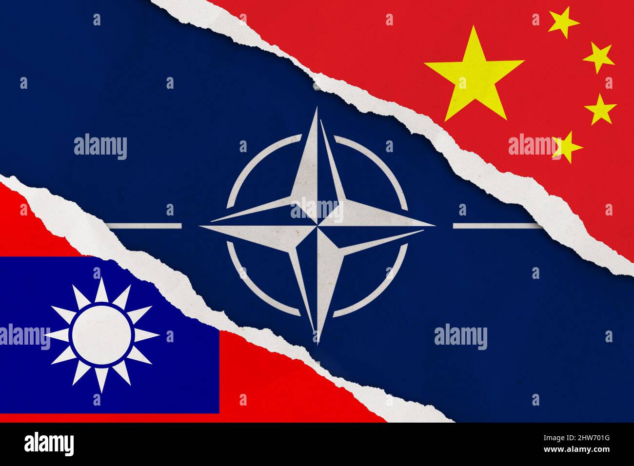 China, Taiwan und NATO Flagge zerrissenen Papier Grunge Hintergrund.  Abstract China, Taiwan politische Konflikte, Kriegskonzept  Texturhintergrund Stockfotografie - Alamy