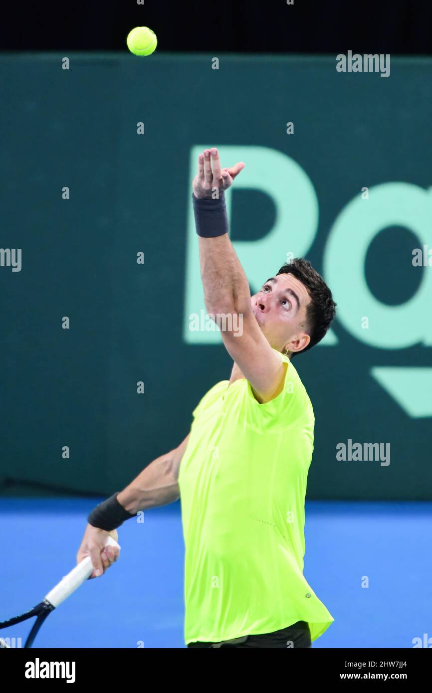 Sydney Olympic Park, Australien. 04. März 2022. Thanasi Kokkinakis aus Australien in Aktion während der Davis Cup Qualifying Round 2022 gegen Marton Fucsovics aus Ungarn im Ken Rosewell Stadium. Endergebnis: Thanasi Kokkinakis 1:2 Marton Fucsovics. Kredit: SOPA Images Limited/Alamy Live Nachrichten Stockfoto