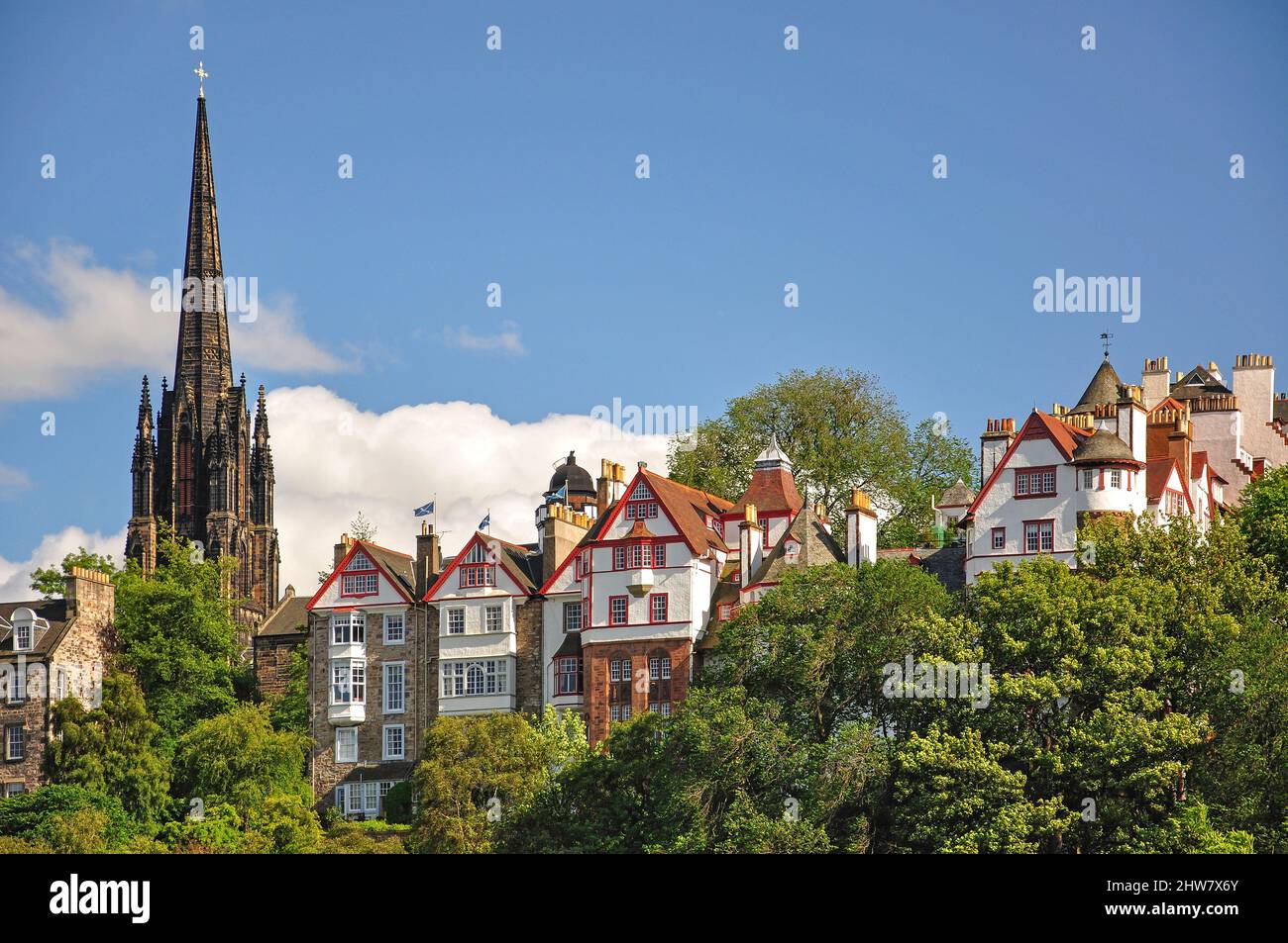 Kathedrale von St.Charles und Häuser, Market Street, Edinburgh, Lothian, Schottland, Vereinigtes Königreich Stockfoto
