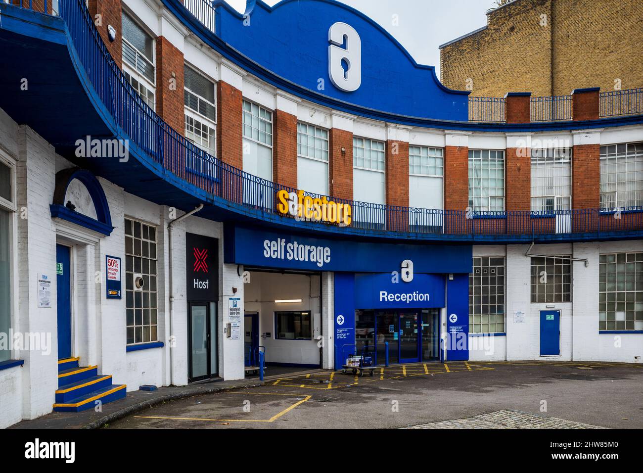 Safestore Self Storage Facility in Islington London. Safestore London Kings Cross 79-89 Pentonville Rd, London. Safestore wurde 1998 in Großbritannien gegründet. Stockfoto