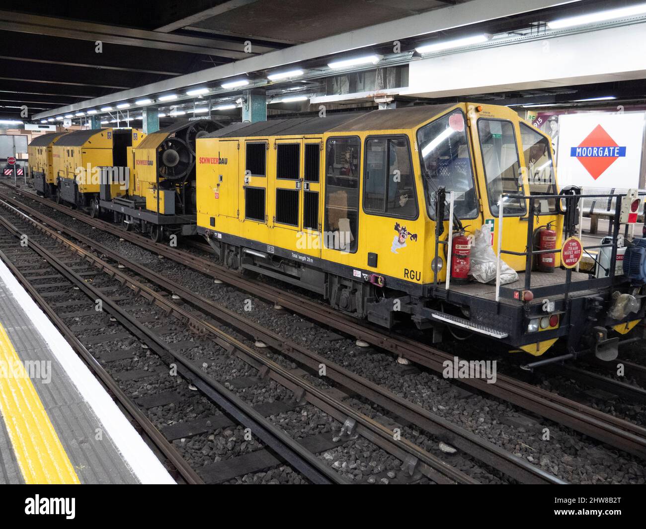 Schweerbau Tunnel Gleiswartung Engineering Zug London Stockfoto