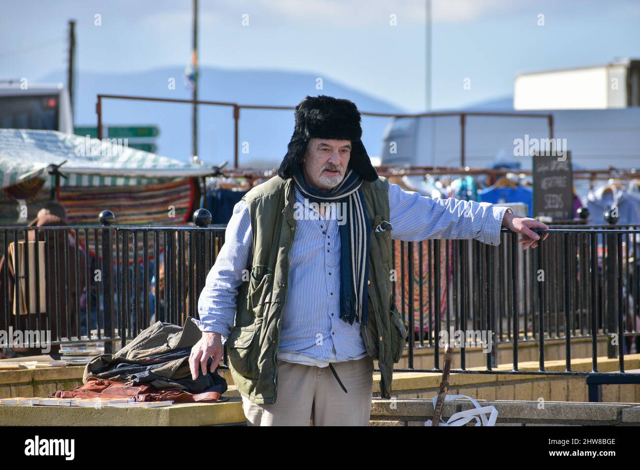 Ian Bailey, der Verdächtige des Mordes an Sophie Toscan Du Plantier, in Bantry Market, Bantry, West Cork, Irland. Stockfoto