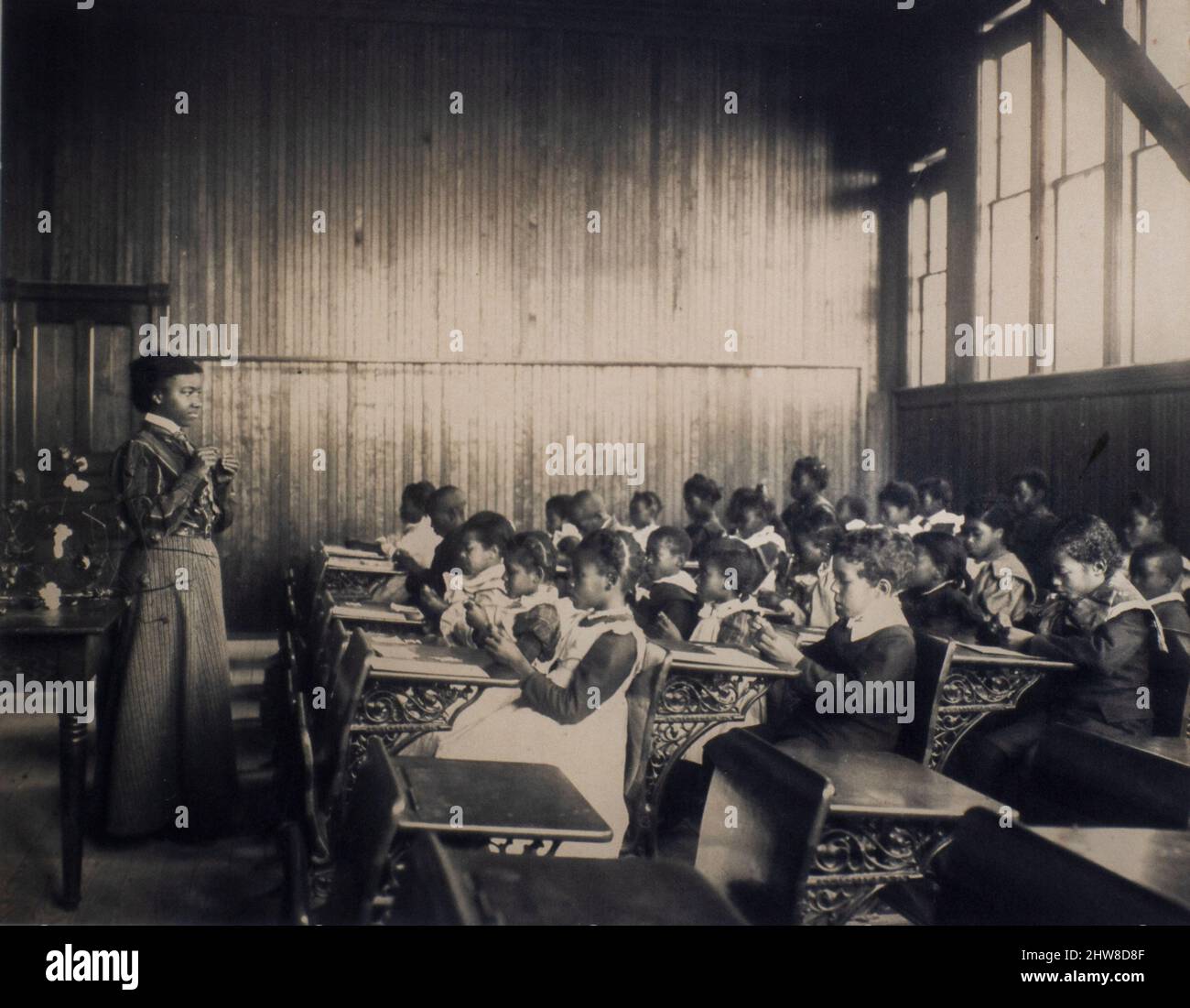 Missionarin unterrichtet in Fort Monroe VA freigelassene Sklavenkinder Stockfoto