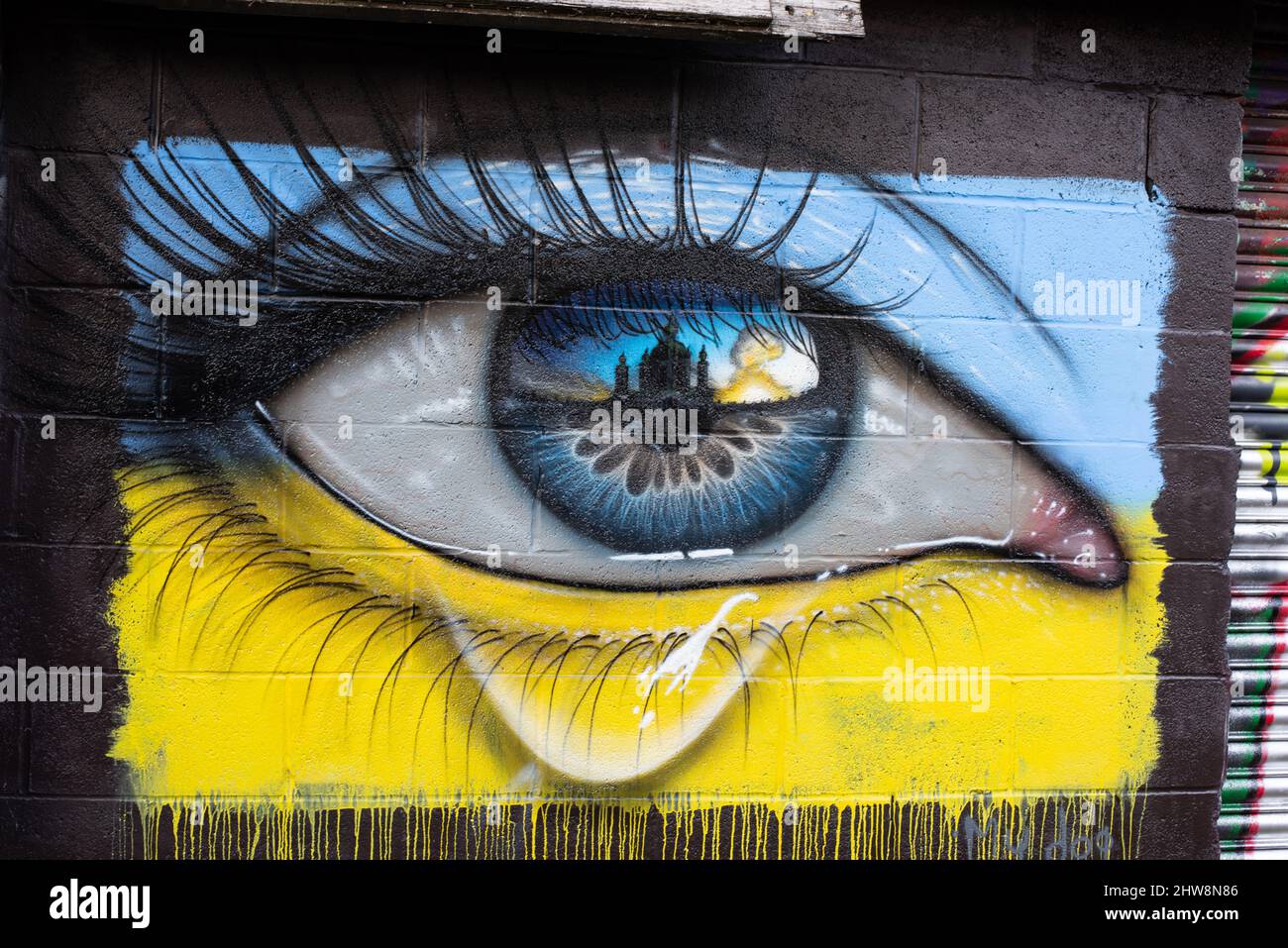 Ukrainische Flagge gemalt Nummer 3998 Stockfoto