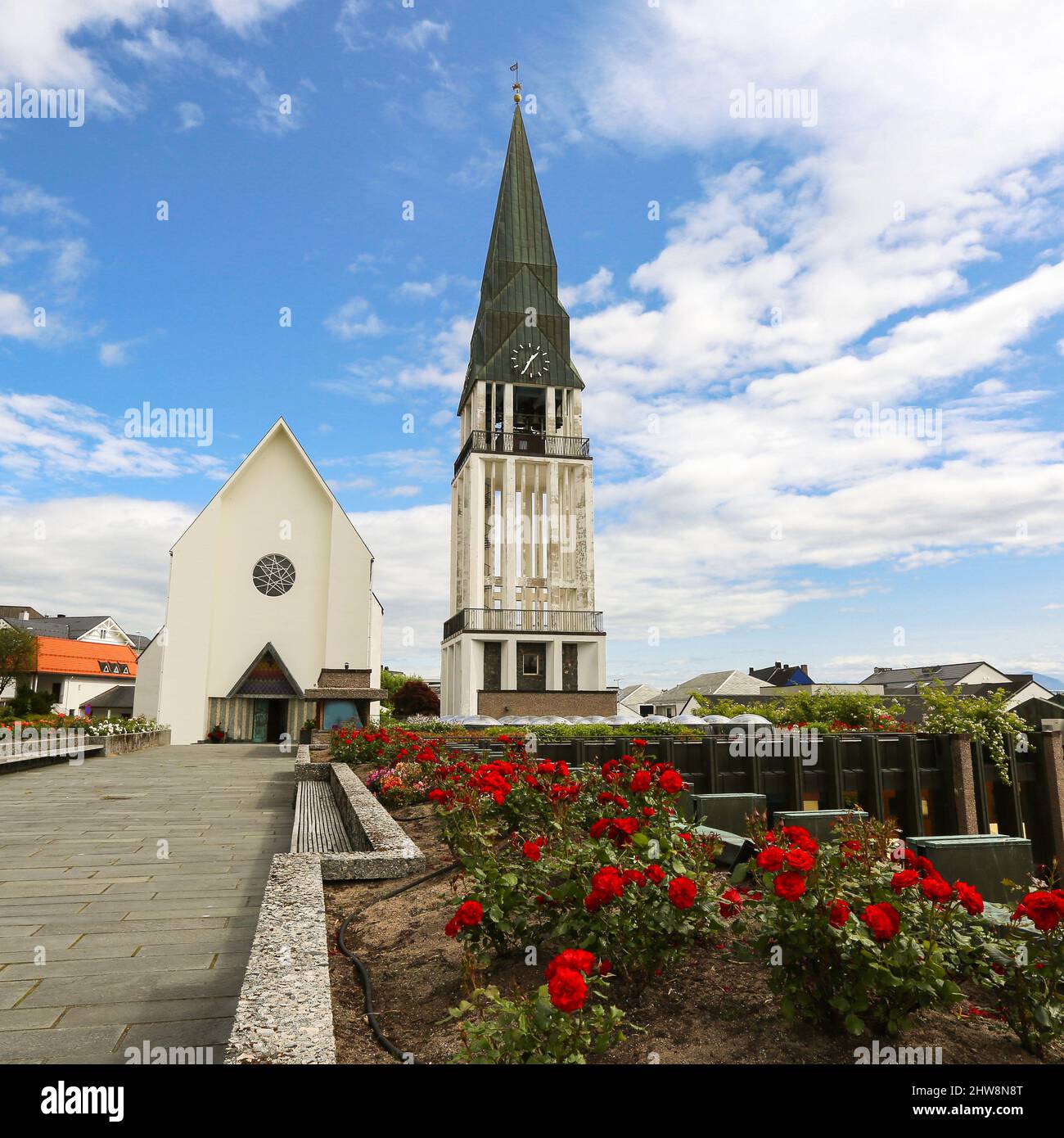 Die Kathedrale von Molde (norwegisch: Molde domkirke) ist eine Kathedrale der Kirche von Norwegen in der Gemeinde Molde im Landkreis Moere Og Romsdal, Norwegen. Es ist loc Stockfoto