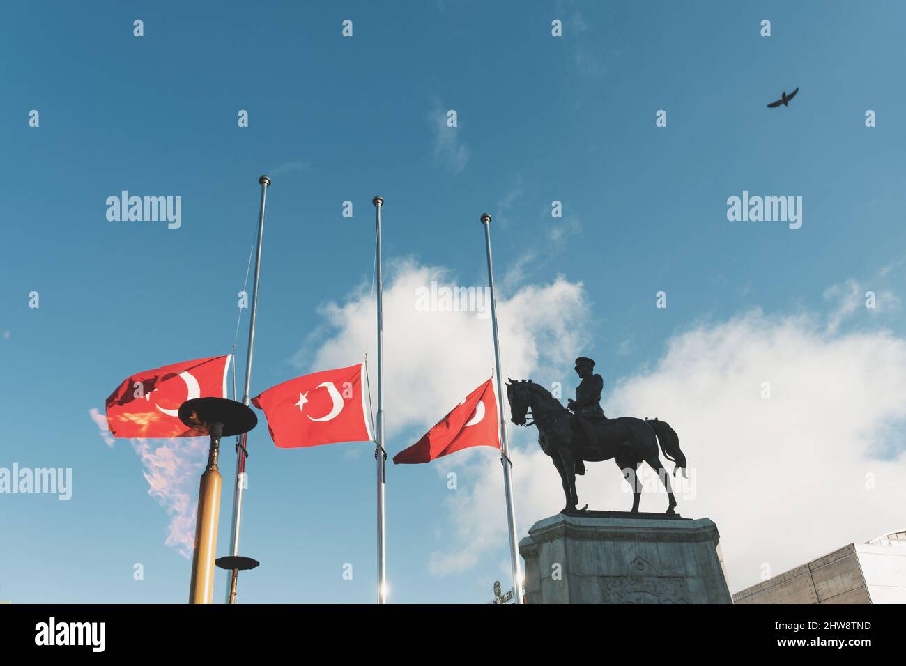 Ankara, Türkei - 10. November 2021: Siegesdenkmal Ankara. Mustafa Kemal Atatürk Skulptur auf dem Ulus Platz. Redaktionelle Aufnahme in Ankara. Stockfoto