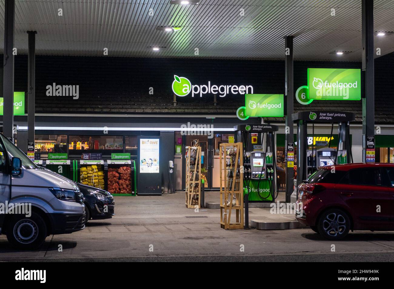 Clones, Co. Monaghan, Irland. 4. März 2022. Appleggreen hat heute Nachmittag eine „substantielle“ Erhöhung der Benzin- und Dieselpreise für seine Geschäftskunden von morgen angekündigt. Der Anstieg ist auf die russische Invasion der Ukraine zurückzuführen. Quelle: AG News/Alamy Live News Stockfoto