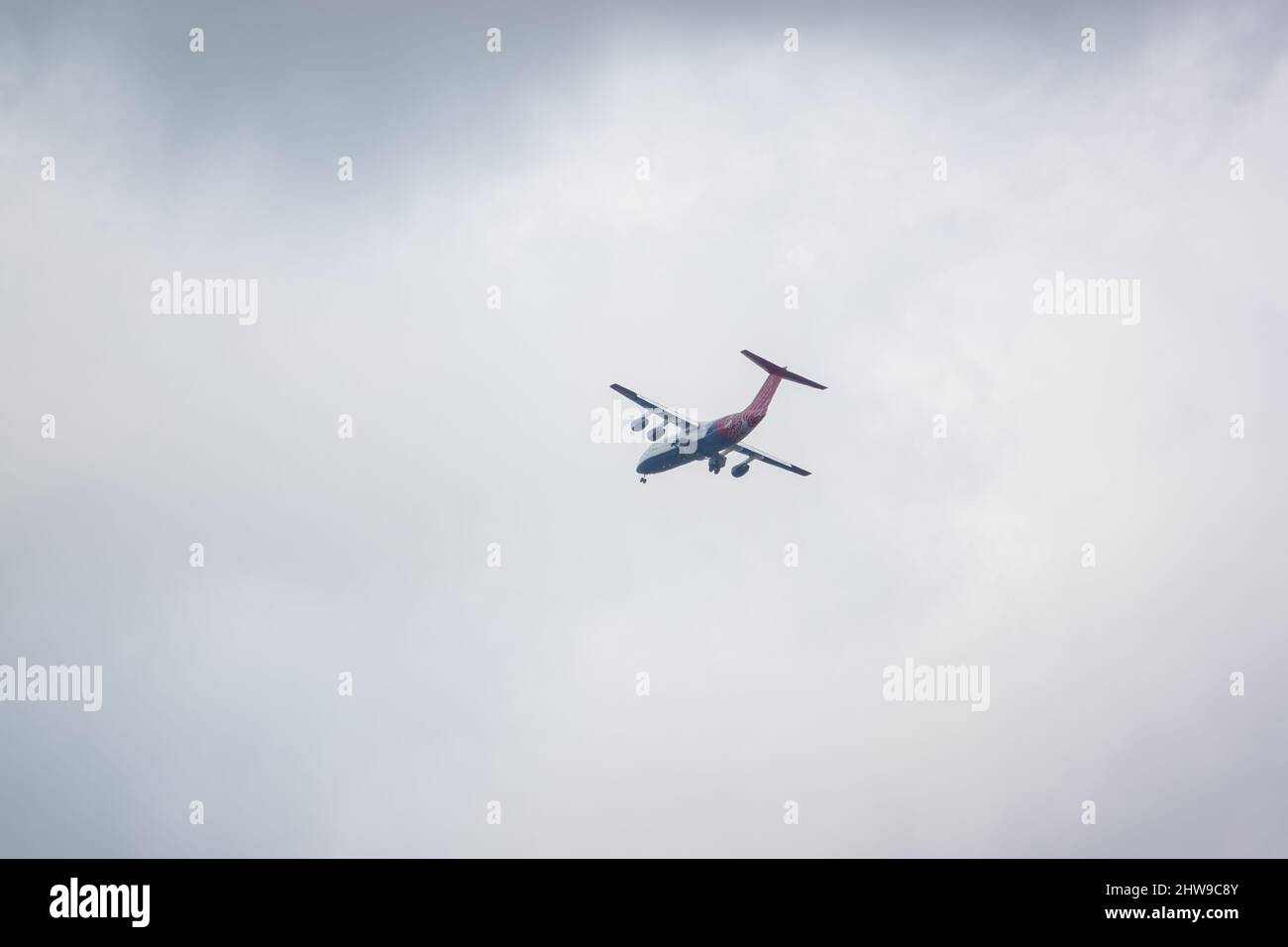 QinetiQ British Aerospace Avro 146-RJ70 G-ETPK Pilot Trainer Jet fliegt über Salisbury Plain Wiltshire Stockfoto