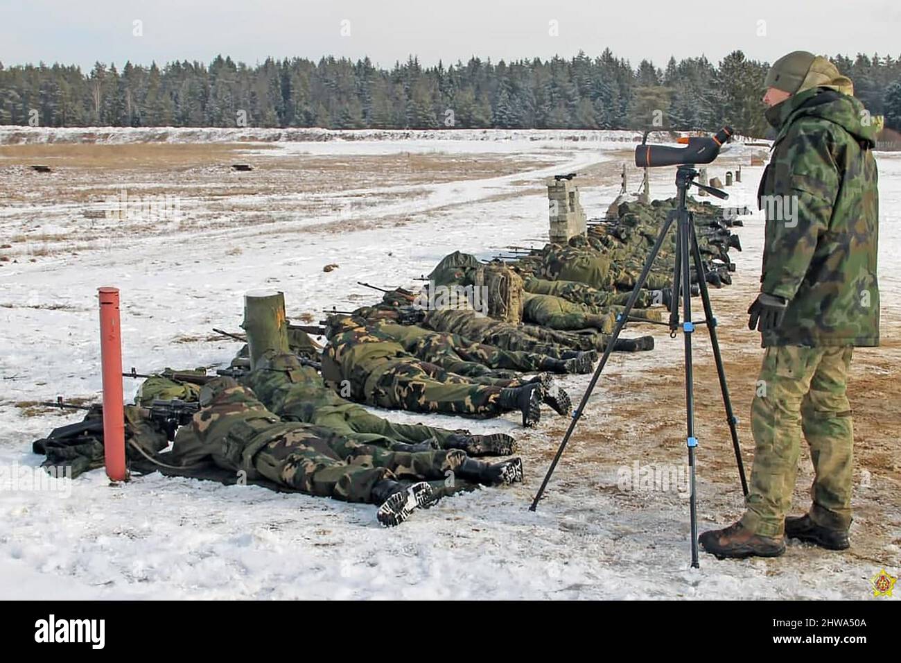 Brest, Weißrussland. 04. März 2022. Die weißrussischen Truppen nehmen am Freitag, dem 4. März 2022, an der militärischen Ausbildung in der Provinz Brest, Weißrussland Teil. Belarus könnte sich darauf vorbereiten, seine Soldaten zur Unterstützung der russischen Invasion in die Ukraine zu schicken, vielleicht schon in dieser Woche, so ein US-Verteidigungsbeamter. Foto von Belarussian Defense Ministry/UPI Kredit: UPI/Alamy Live Nachrichten Stockfoto