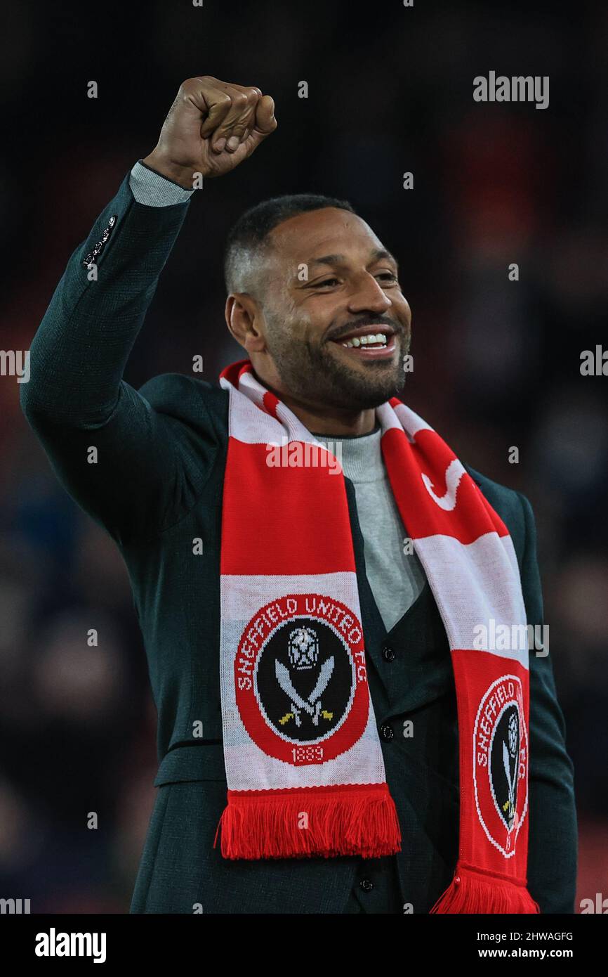 Sheffield, Großbritannien. 04. März 2022. Kell Brook streicht am 3/4/2022 in Sheffield, Großbritannien, zu einer stehenden Ovation in die Luft. (Foto von Mark Cosgrove/News Images/Sipa USA) Quelle: SIPA USA/Alamy Live News Stockfoto