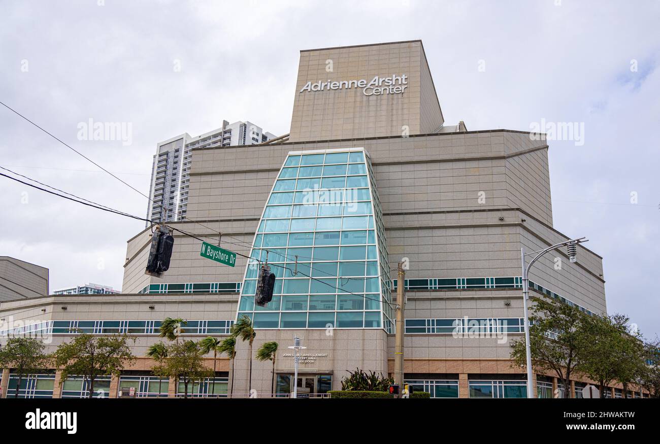 Adrienne Arsht Center in Miami - MIAMI, FLORIDA - 14. FEBRUAR 2022 Stockfoto