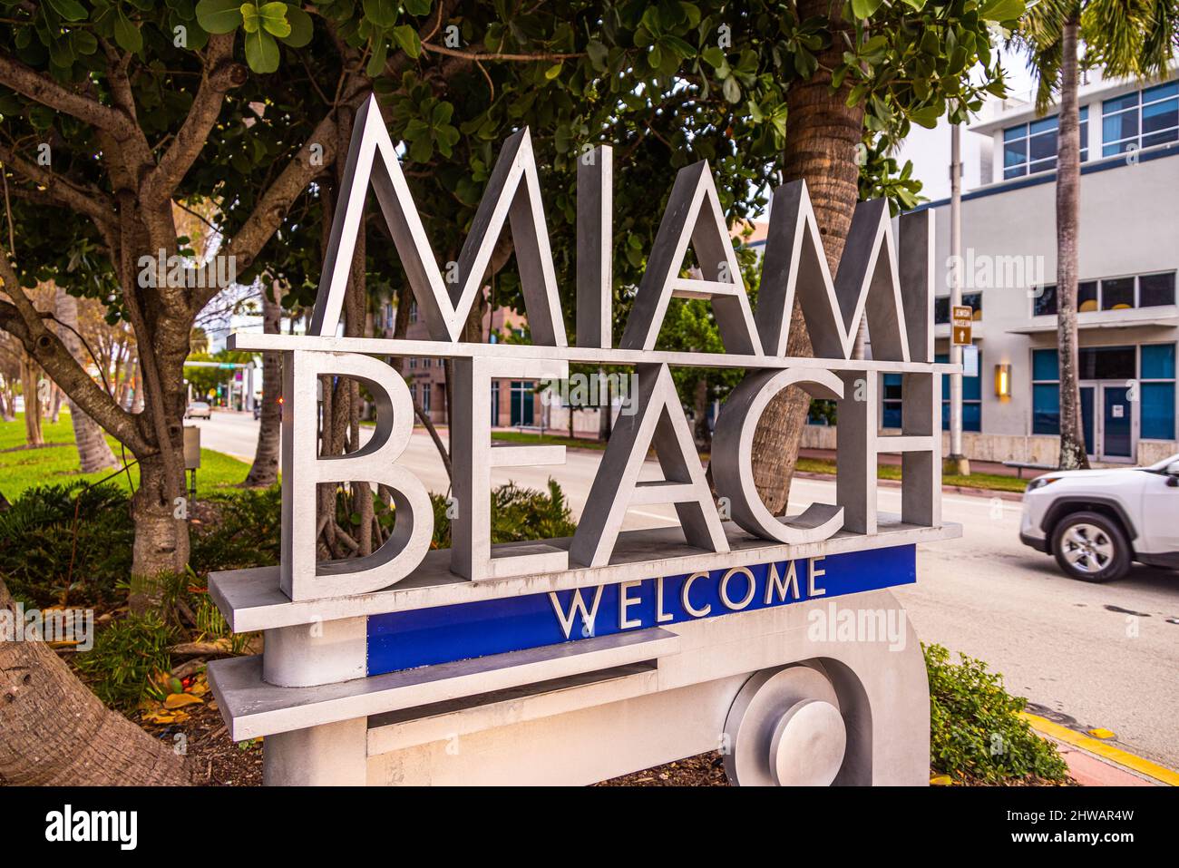 Miami Beach Begrüßungsschild - MIAMI, FLORIDA - 14. FEBRUAR 2022 Stockfoto