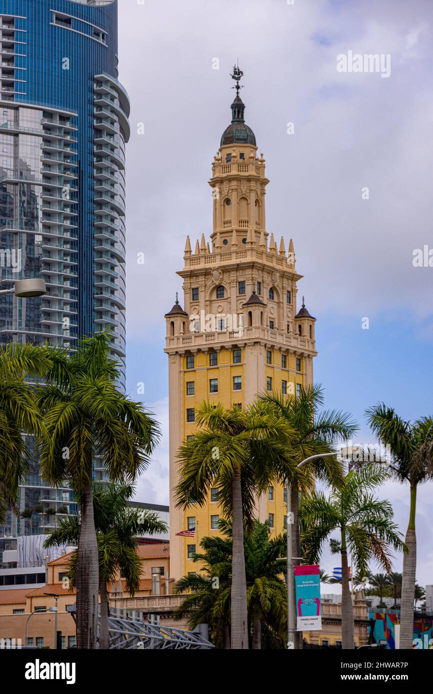 Freedom Tower Miami in Downtown - MIAMI, FLORIDA - 14. FEBRUAR 2022 Stockfoto