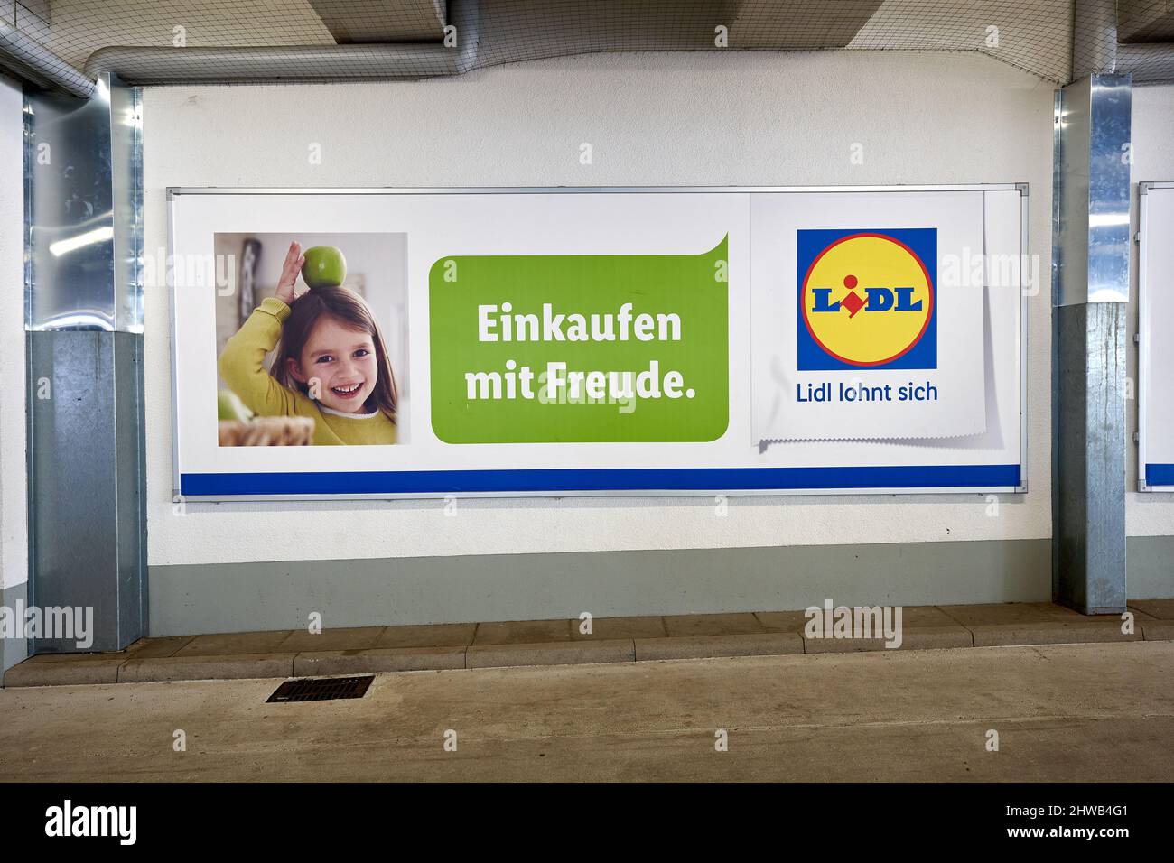 Stuttgart, 08. Mai 2020: Derzeit (2020) Lidl ist mit über 11,000 Filialen in 29 Ländern der größte Discounter-Konzern der Welt Stockfoto