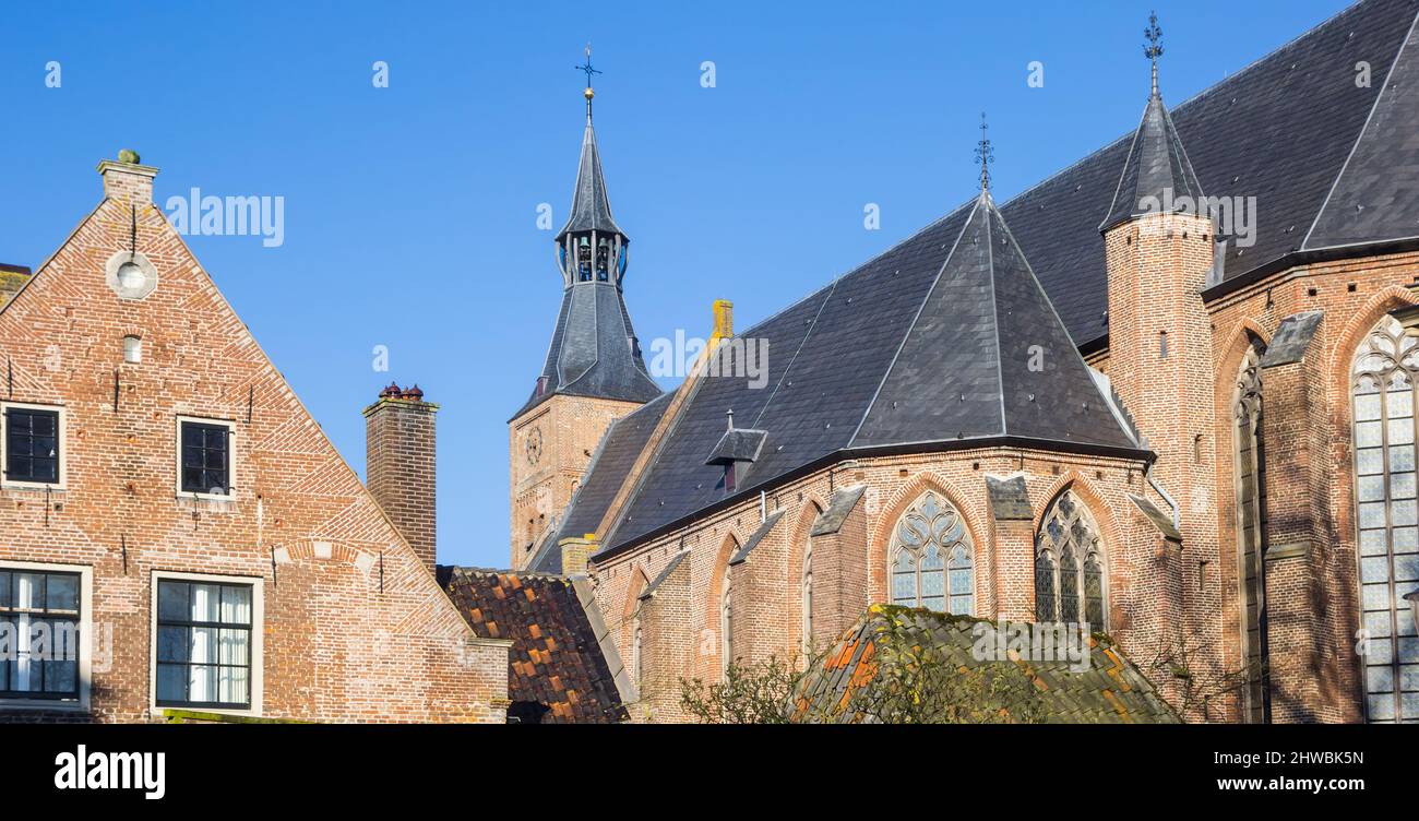 Panorama der historischen Andreas-Kirche in Hattem, Niederlande Stockfoto