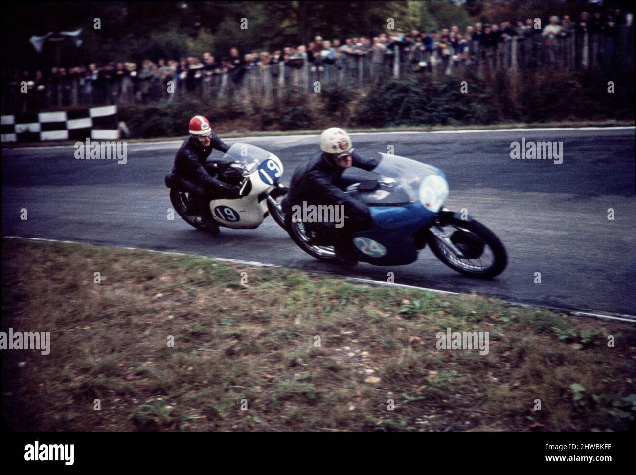 Rennstrecke und Motorradrennen um 1960 Vereinigtes Königreich (Teil 3). Live-Rennsport-Sportveranstaltungen, Kent UK Stockfoto