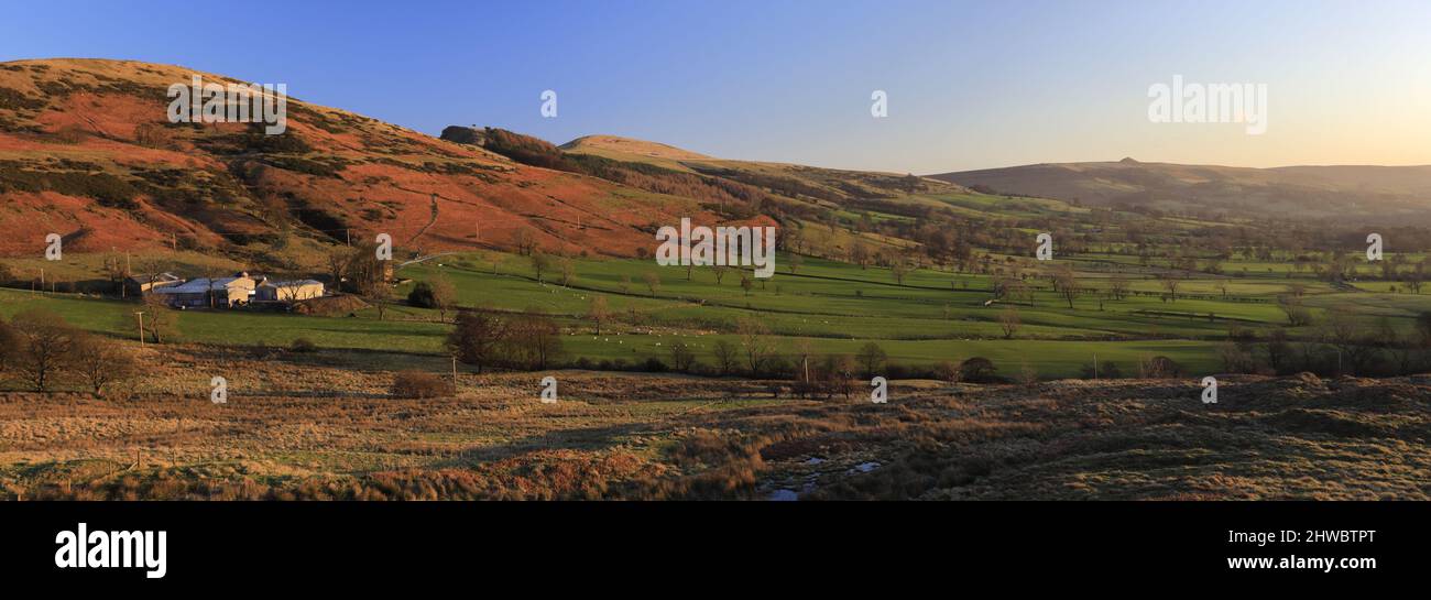 Blick auf das Castleton Valley vom Mam Tor, Derbyshire, Peak District National Park, England, Großbritannien Stockfoto