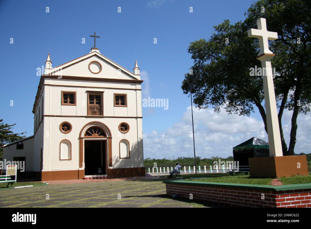 belmonte, bahia, brasilien - 11. juli 2008: Mutter-Kirche Nossa Senhora do Carmo in der Stadt Belmonte, im Süden von Bahia. Stockfoto