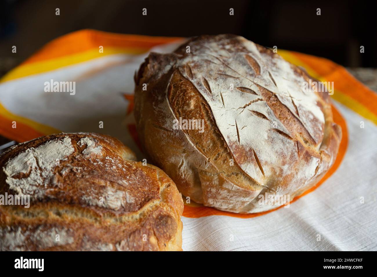 Hausgemachte Bio-Brote sind gesund und lecker Stockfoto