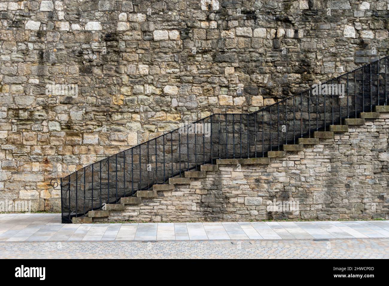 Steintreppe an der Stadtmauer von Southampton. Stockfoto