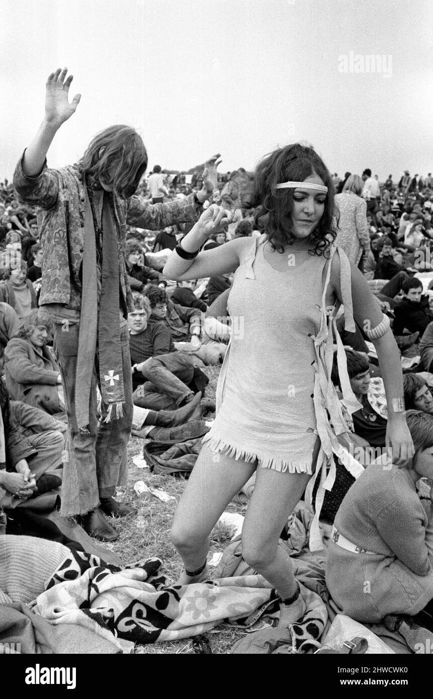 Hippie-Paare tanzen beim Isle of Wight Festival 30.. August 1969. Stockfoto