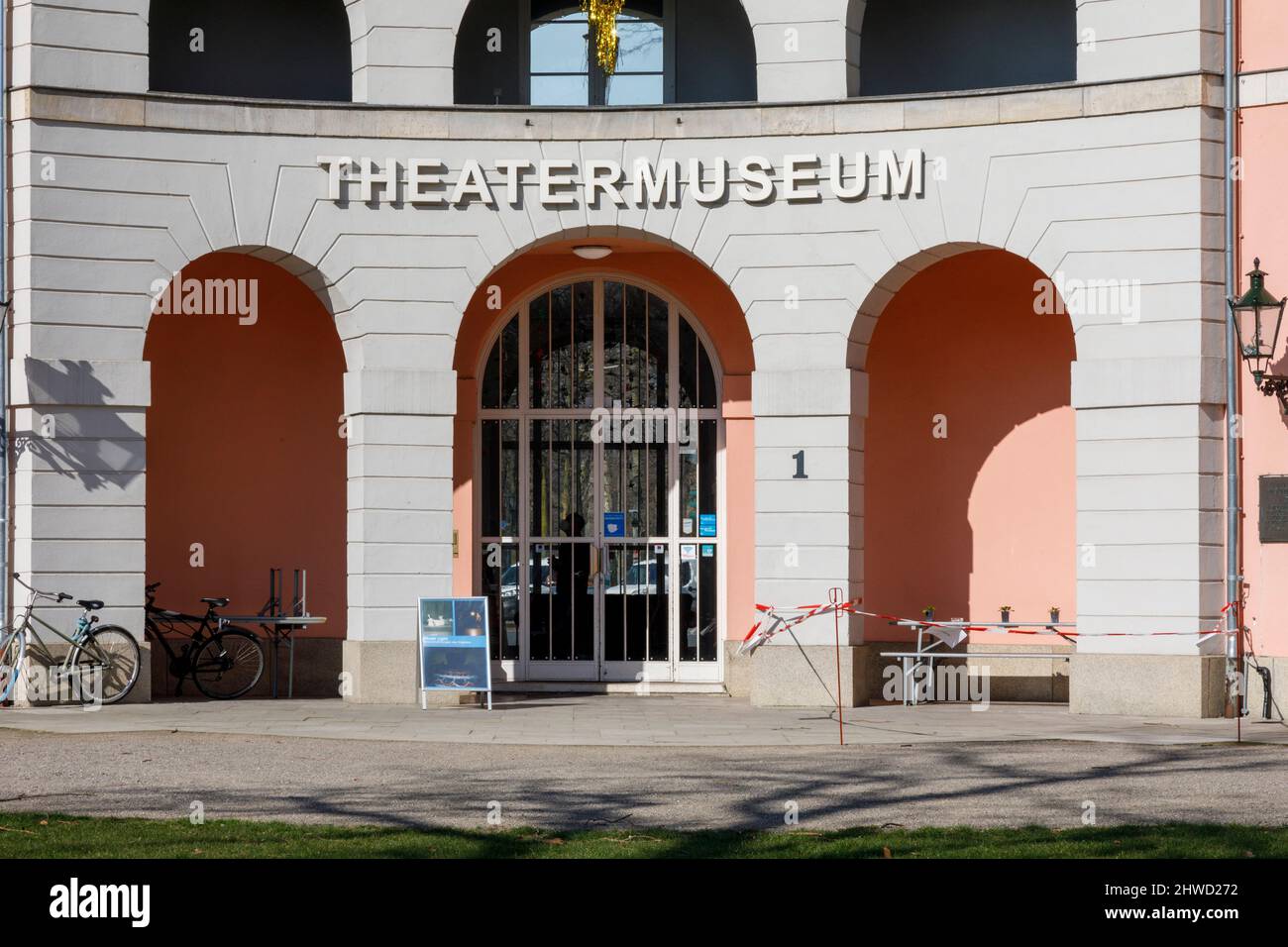 Theatermuseum Düsseldorf mit dem Dumont Lindemann Archiv im