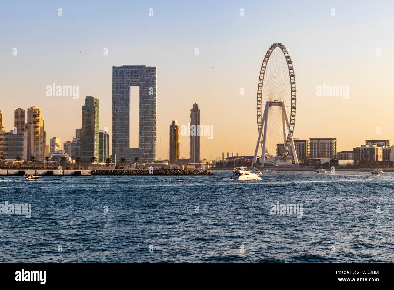 Dubai, VAE - 02.20.2022 höchstes Riesenrad der Welt Ain Dubai, in Blue Waters bei Meraas in Dubai, VAE. Stockfoto