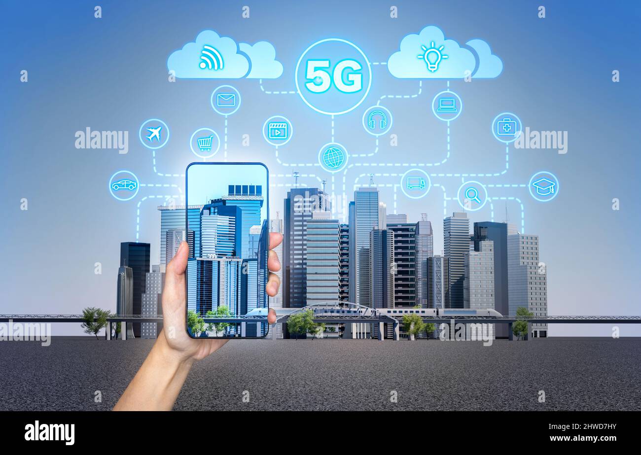 Smartphone mit 5G drahtlosen Netzwerksystemen, globale Hochgeschwindigkeits-Technologie für innovative Verbindungsdatenraten. Stockfoto