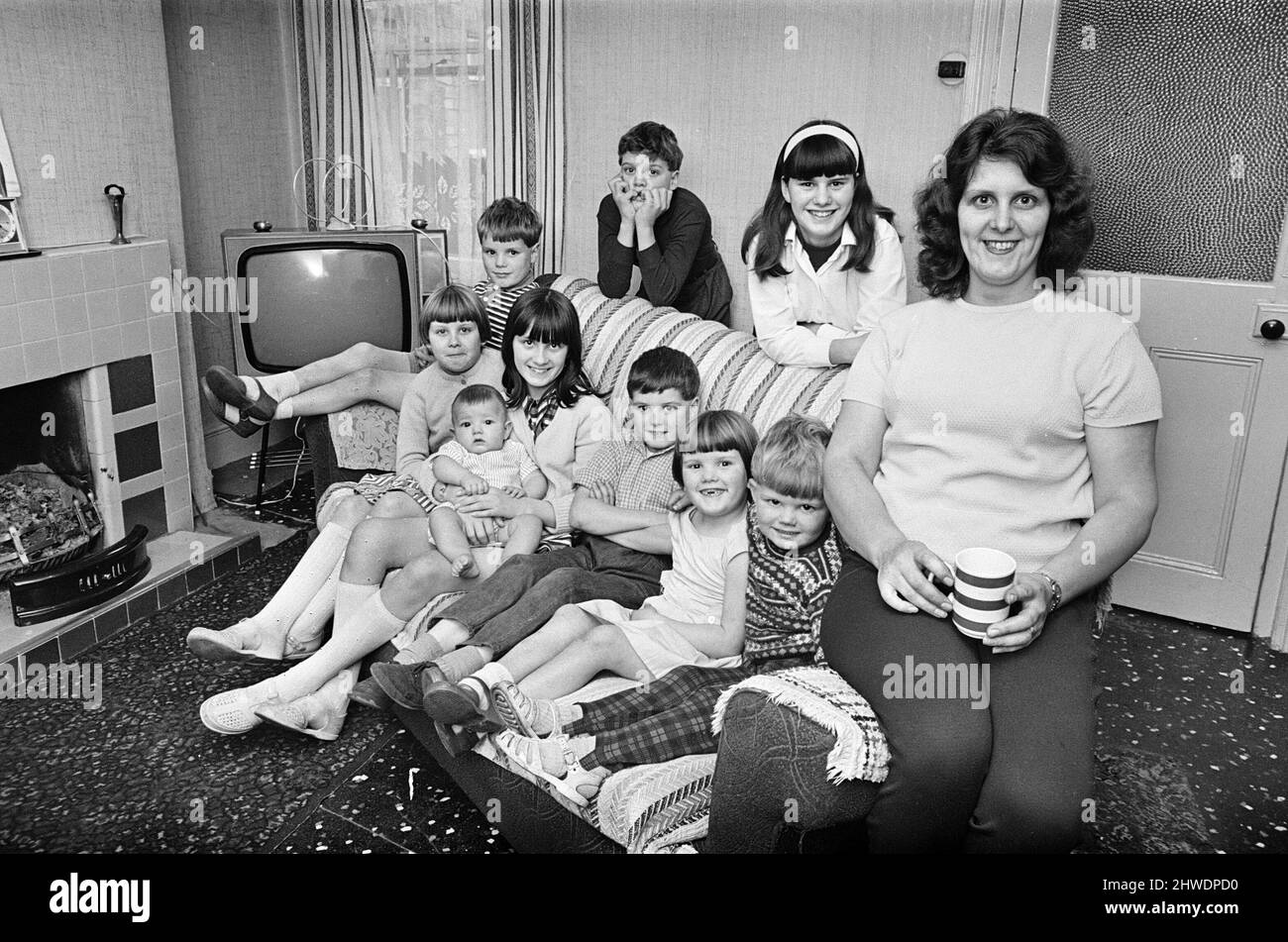 Pamela Spence und seine Familie sind kürzlich am 7.. Oktober 1969 in die Arthur Street, Small Heath, Birmingham, gezogen. Stockfoto