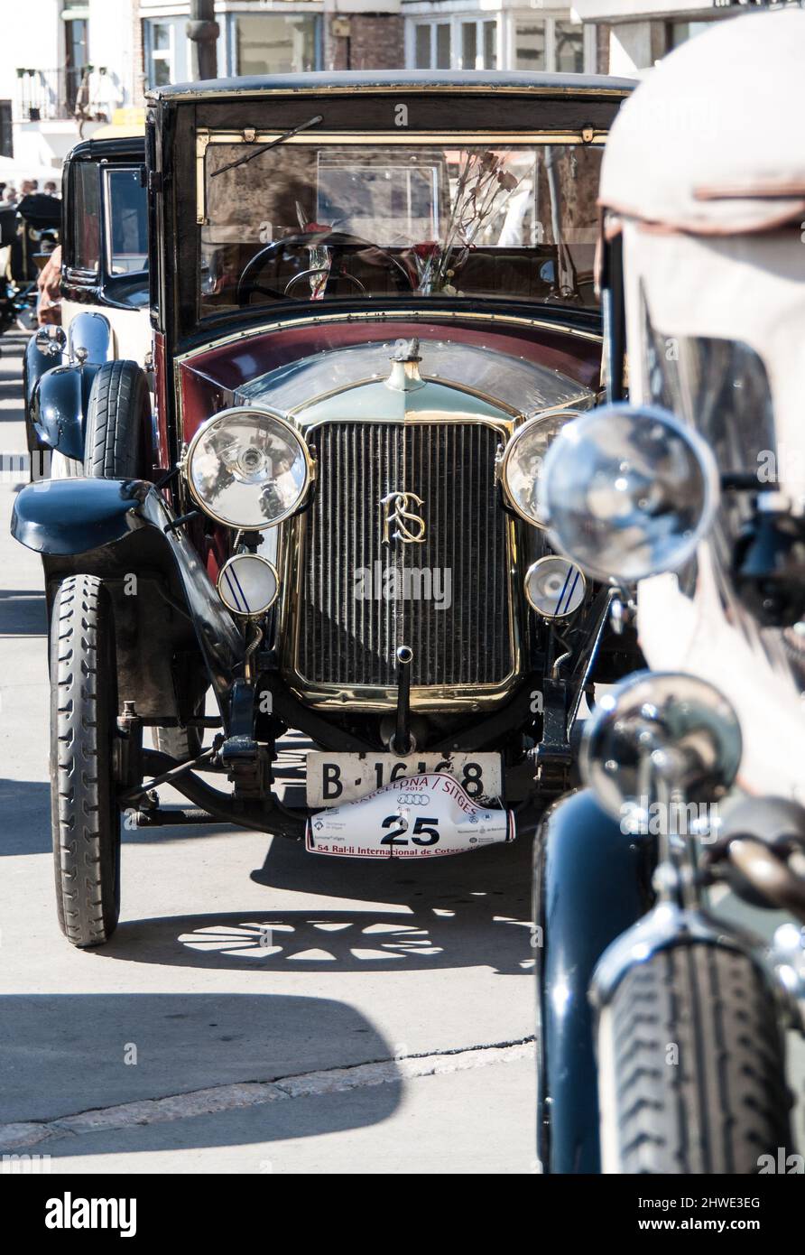 Rolls Royce Twenty parkte auf der Straße und nahm an der internationalen Oldtimer-Rallye Sitges in Barcelona Teil. Stockfoto