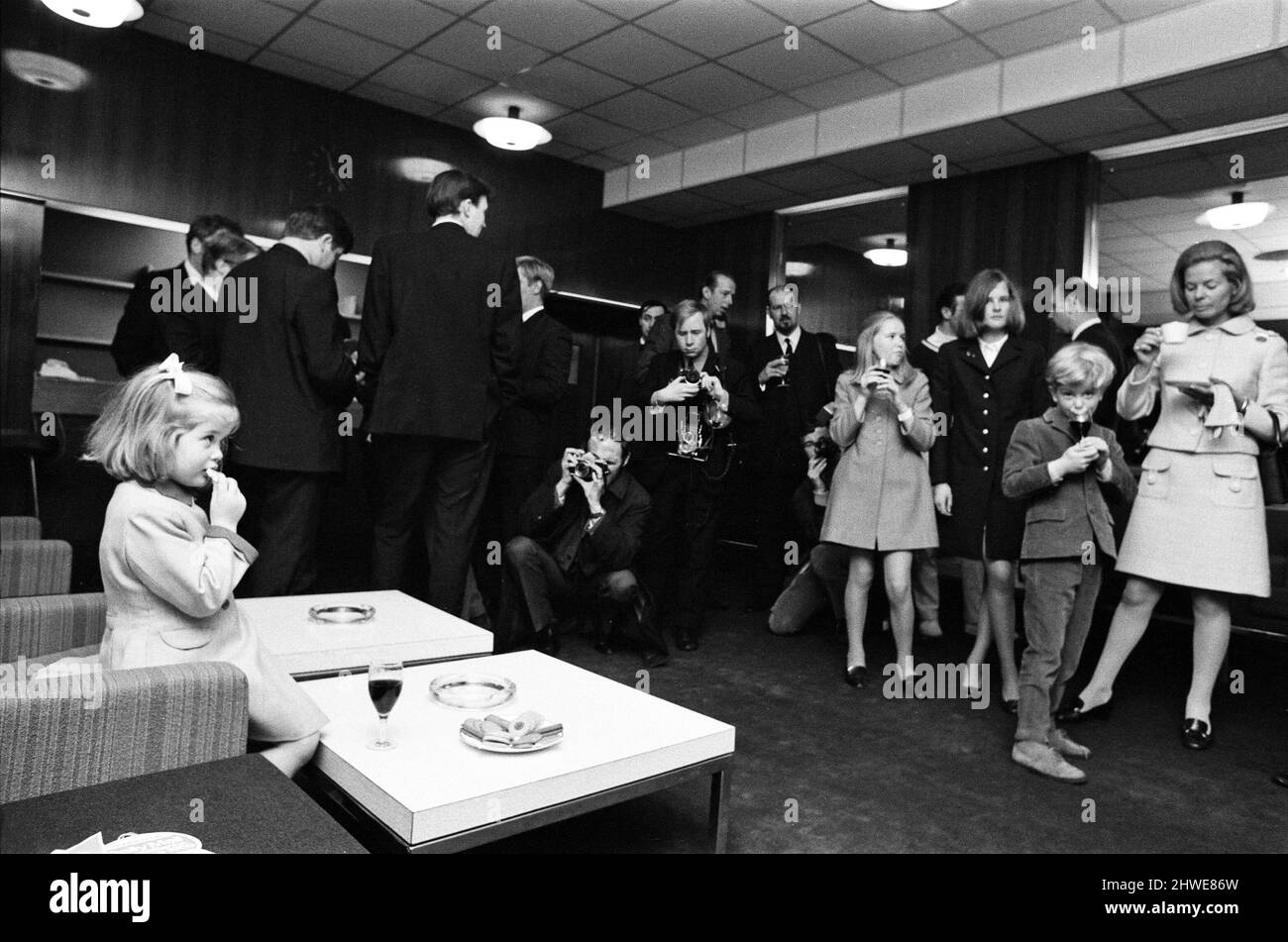 Lady Helen Windsor am GPO Tower mit ihrer Familie während des Daily Mail Trans-Atlantic Air Race. 11. Mai 1969. Stockfoto