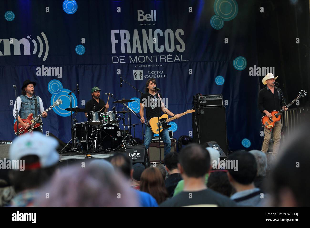 Die französische kanadische Rockgruppe Les Respectables spielt auf der Bühne des französischen Musikfestivals Francofolie in der Innenstadt von Montreal. Quebec, Kanada Stockfoto
