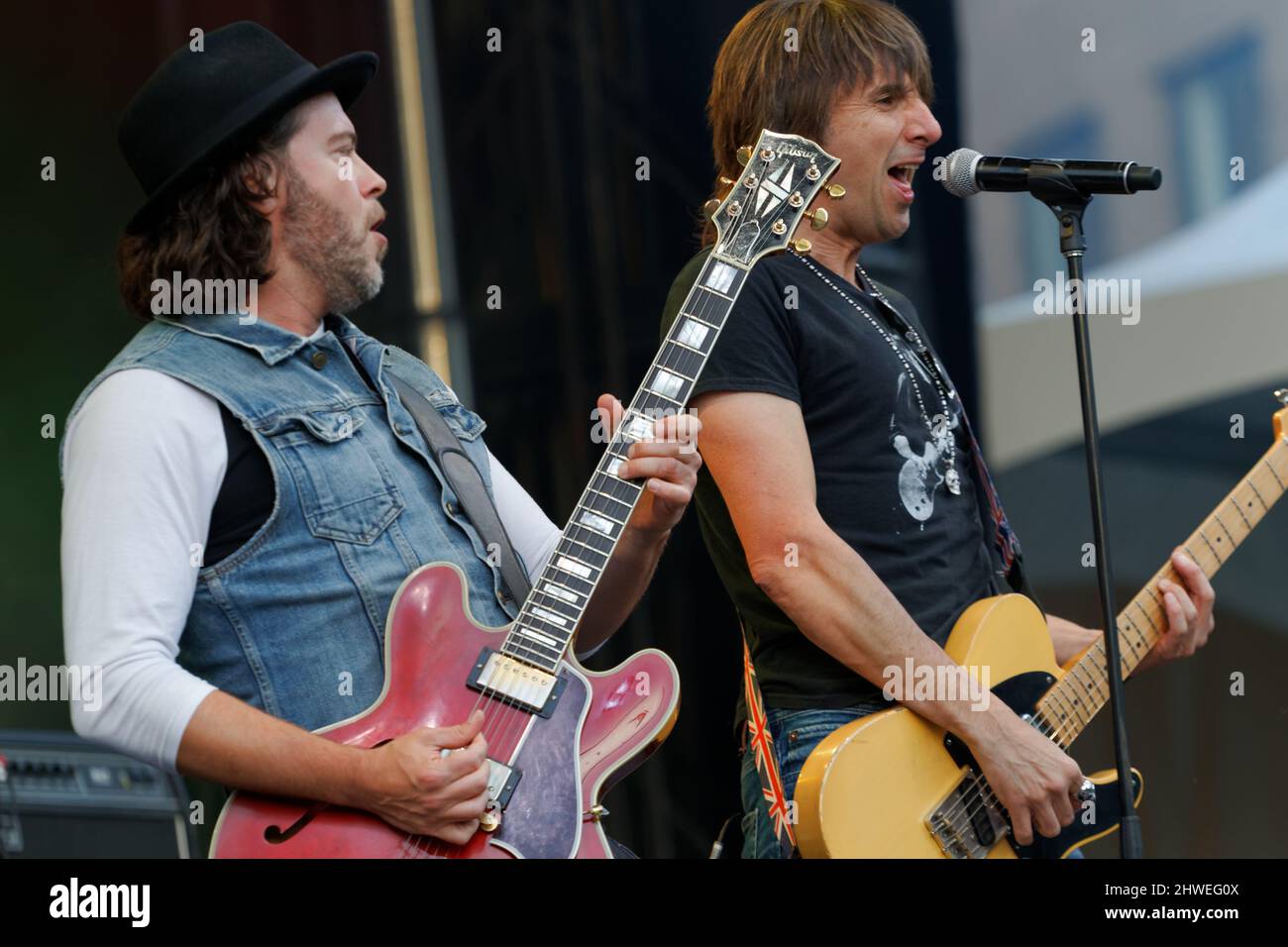 Die französische kanadische Rockgruppe Les Respectables spielt auf der Bühne des französischen Musikfestivals Francofolie in der Innenstadt von Montreal. Quebec, Kanada Stockfoto