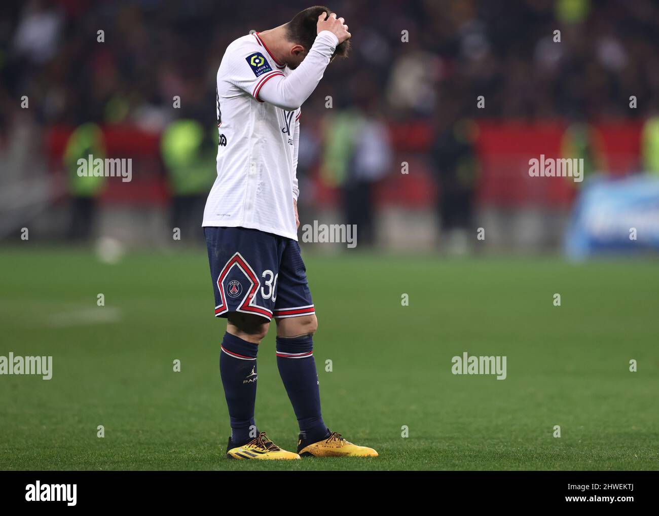 Nizza, Frankreich, 5.. März 2022. Lionel Messi vom PSG reagiert während des Spiels der Uber Eats Ligue 1 im Allianz Riviera Stadium in Nizza. Bildnachweis sollte lauten: Jonathan Moscrop / Sportimage Kredit: Sportimage/Alamy Live News Stockfoto