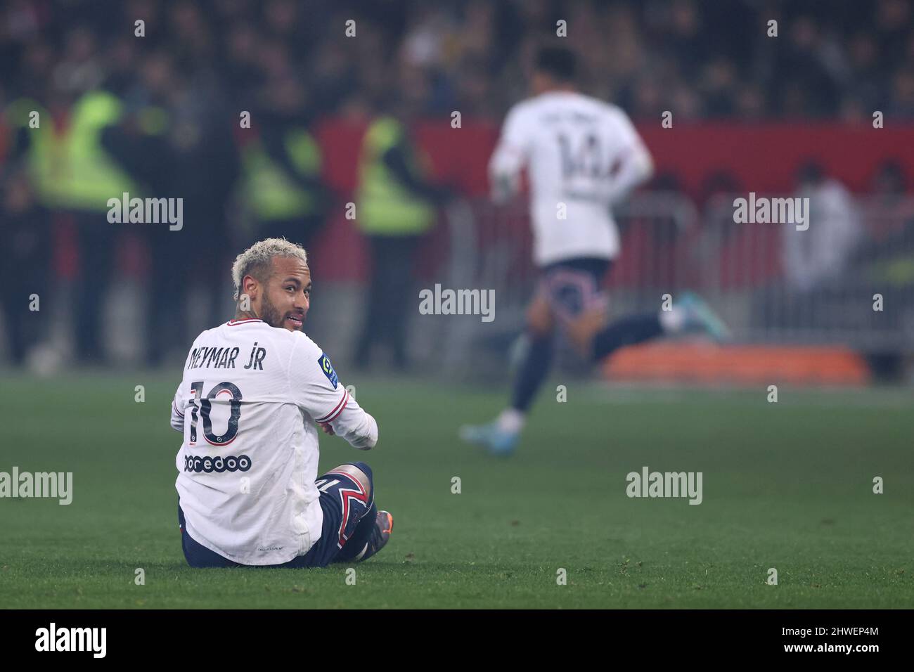 Nizza, Frankreich, 5.. März 2022. Neymar Jr von PSG reagiert, nachdem er während des Spiels der Uber Eats Ligue 1 im Allianz Riviera Stadium in Nizza den Besitz verloren hat. Bildnachweis sollte lauten: Jonathan Moscrop / Sportimage Kredit: Sportimage/Alamy Live News Stockfoto