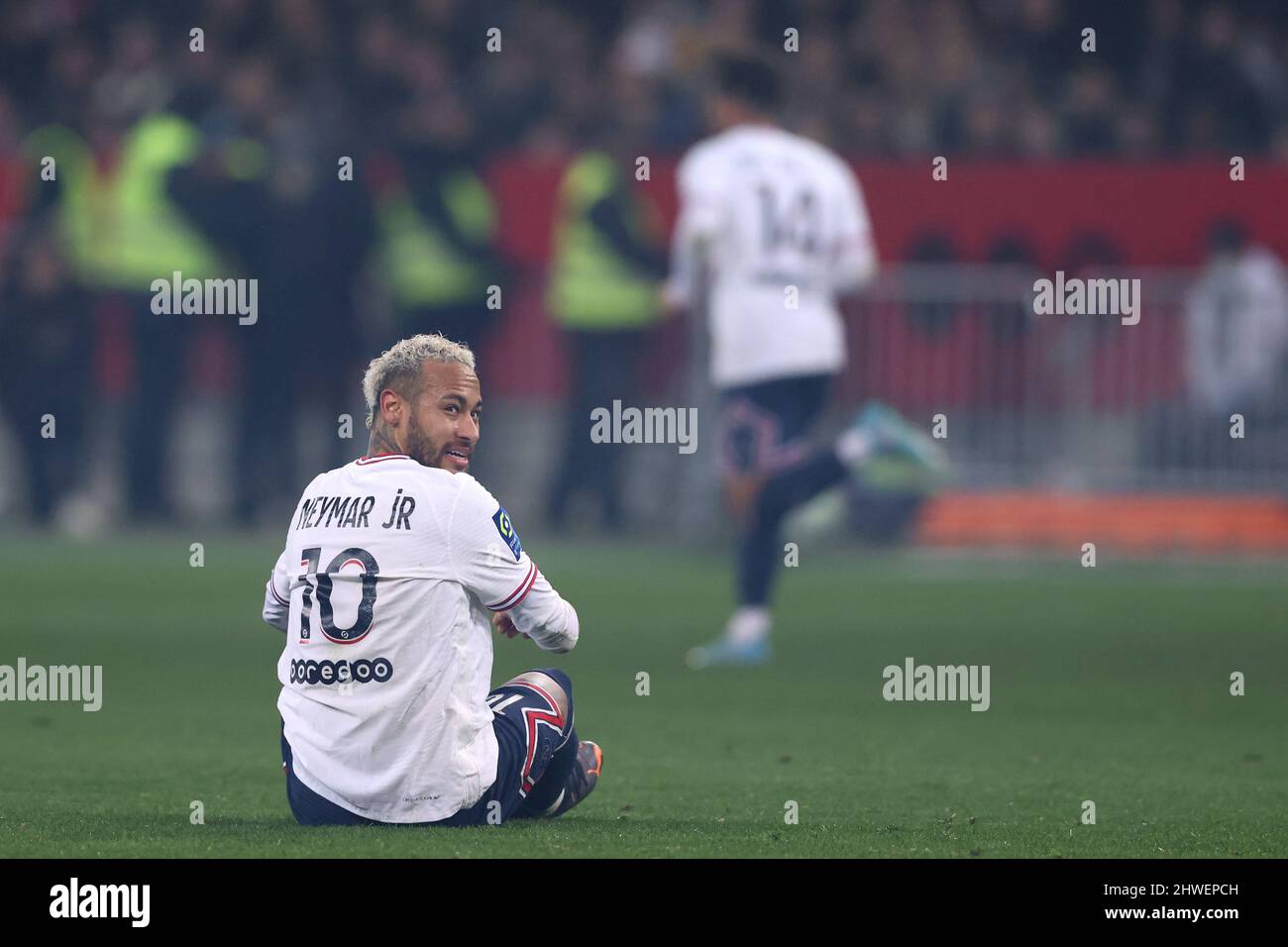 Nizza, Frankreich, 5.. März 2022. Neymar Jr von PSG reagiert, nachdem er während des Spiels der Uber Eats Ligue 1 im Allianz Riviera Stadium in Nizza den Besitz verloren hat. Bildnachweis sollte lauten: Jonathan Moscrop / Sportimage Kredit: Sportimage/Alamy Live News Stockfoto