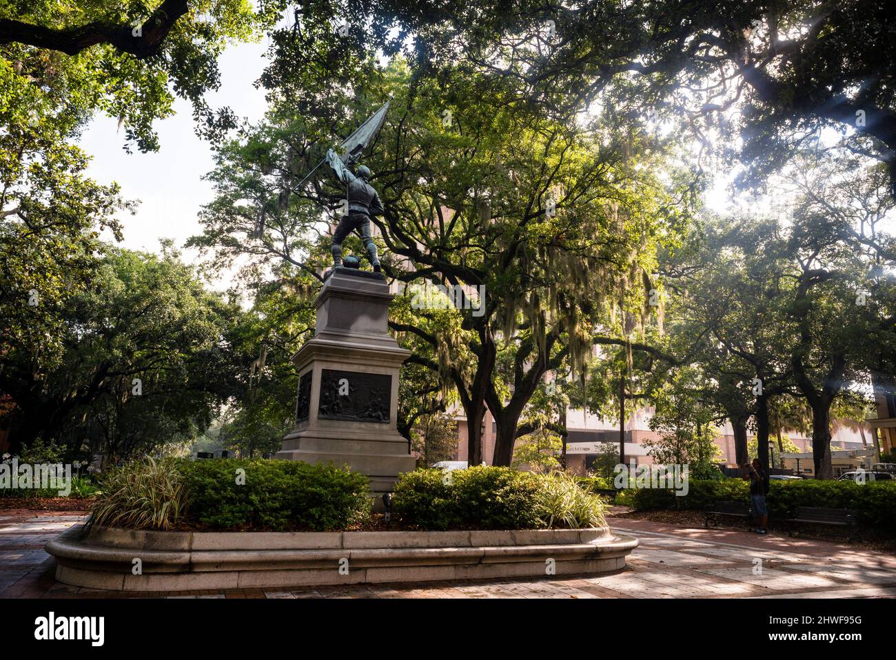 Madison Square in Savannah und das William Jasper Monument, Georgia. Stockfoto