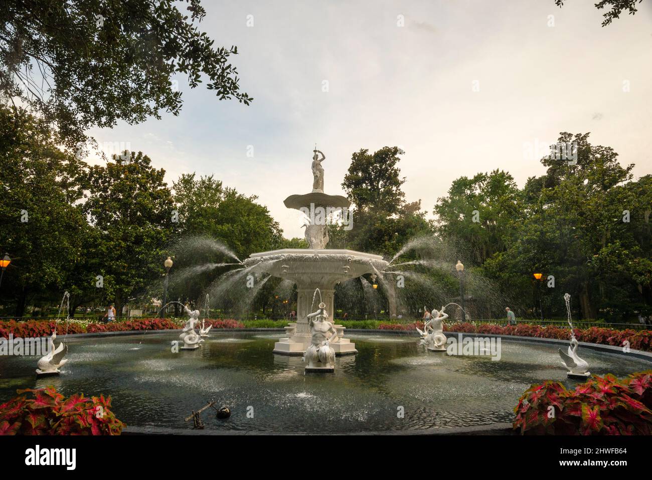 Forsyth Park Gusseisenbrunnen in Forsyth Park, Savannah, Georgia. Stockfoto