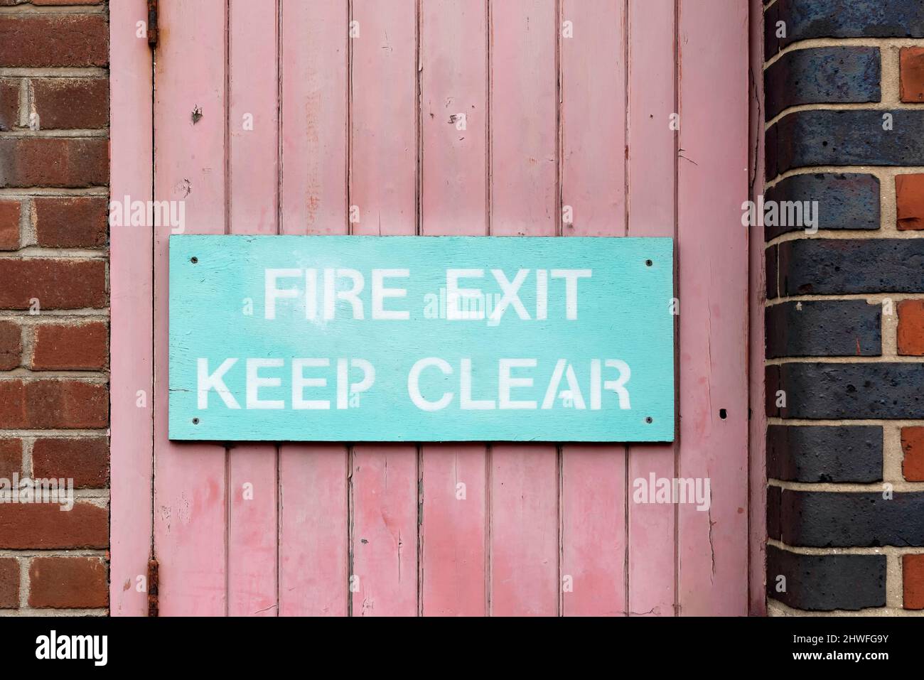 Fire Exit - Keep Clear Schild Stockfoto