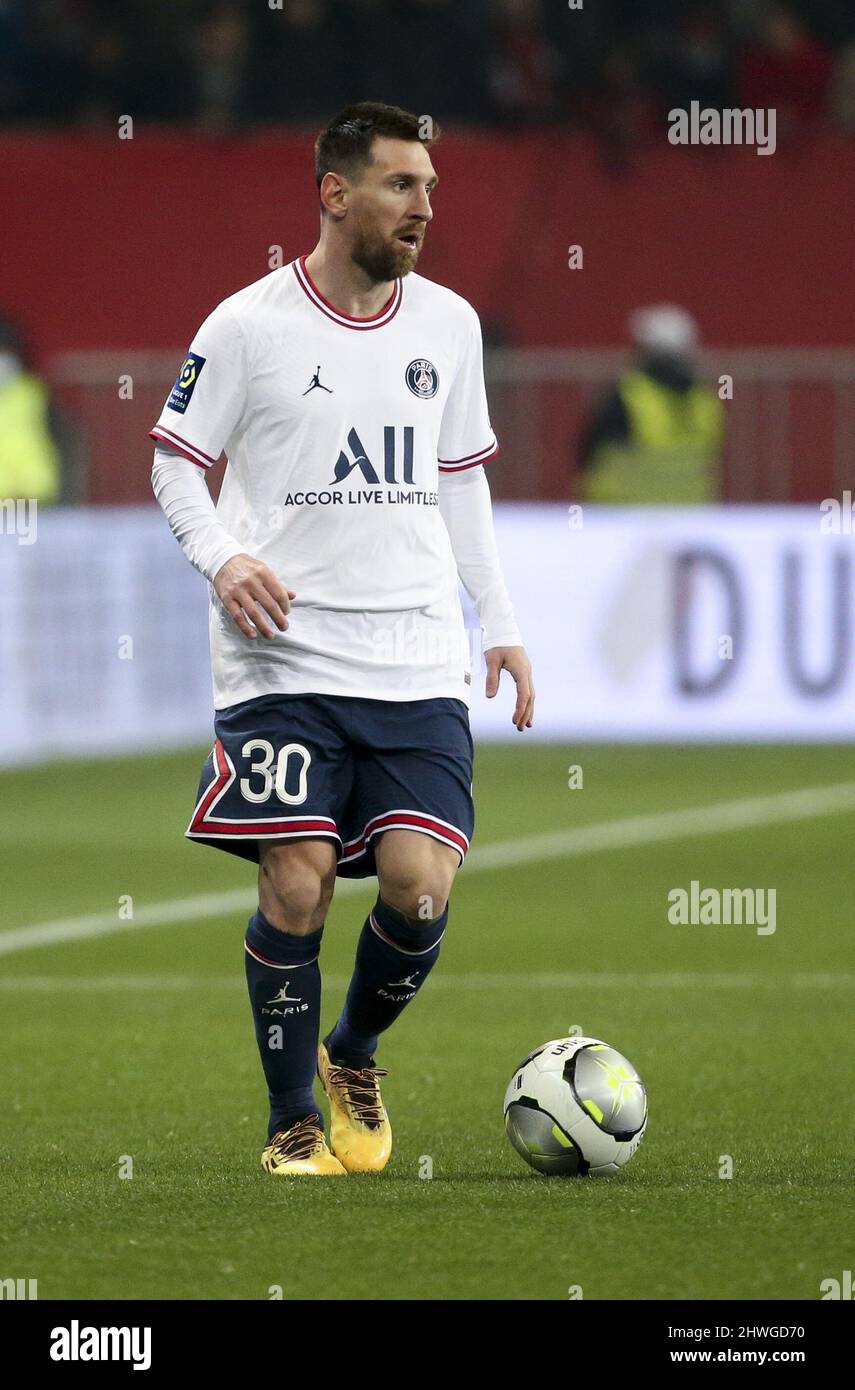 Lionel Messi vom PSG während des Fußballspiels der französischen Ligue 1 zwischen dem OGC Nice (OGCN) und Paris Saint-Germain (PSG) am 5. März 2022 im Allianz Riviera Stadion in Nizza, Frankreich - Foto: Jean Catuffe/DPPI/LiveMedia Stockfoto